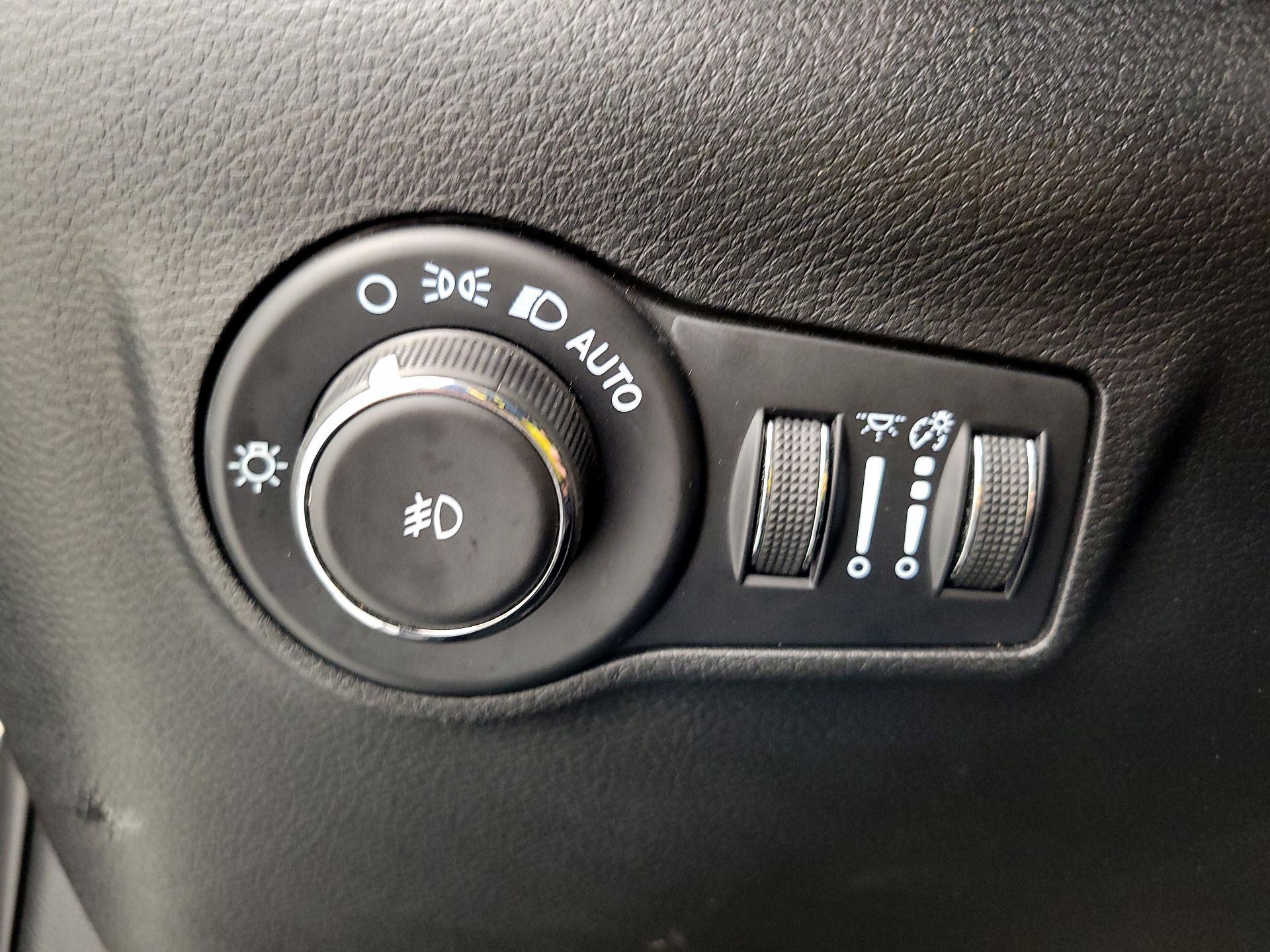 Thumbnail: 2023 Jeep Compass - 13