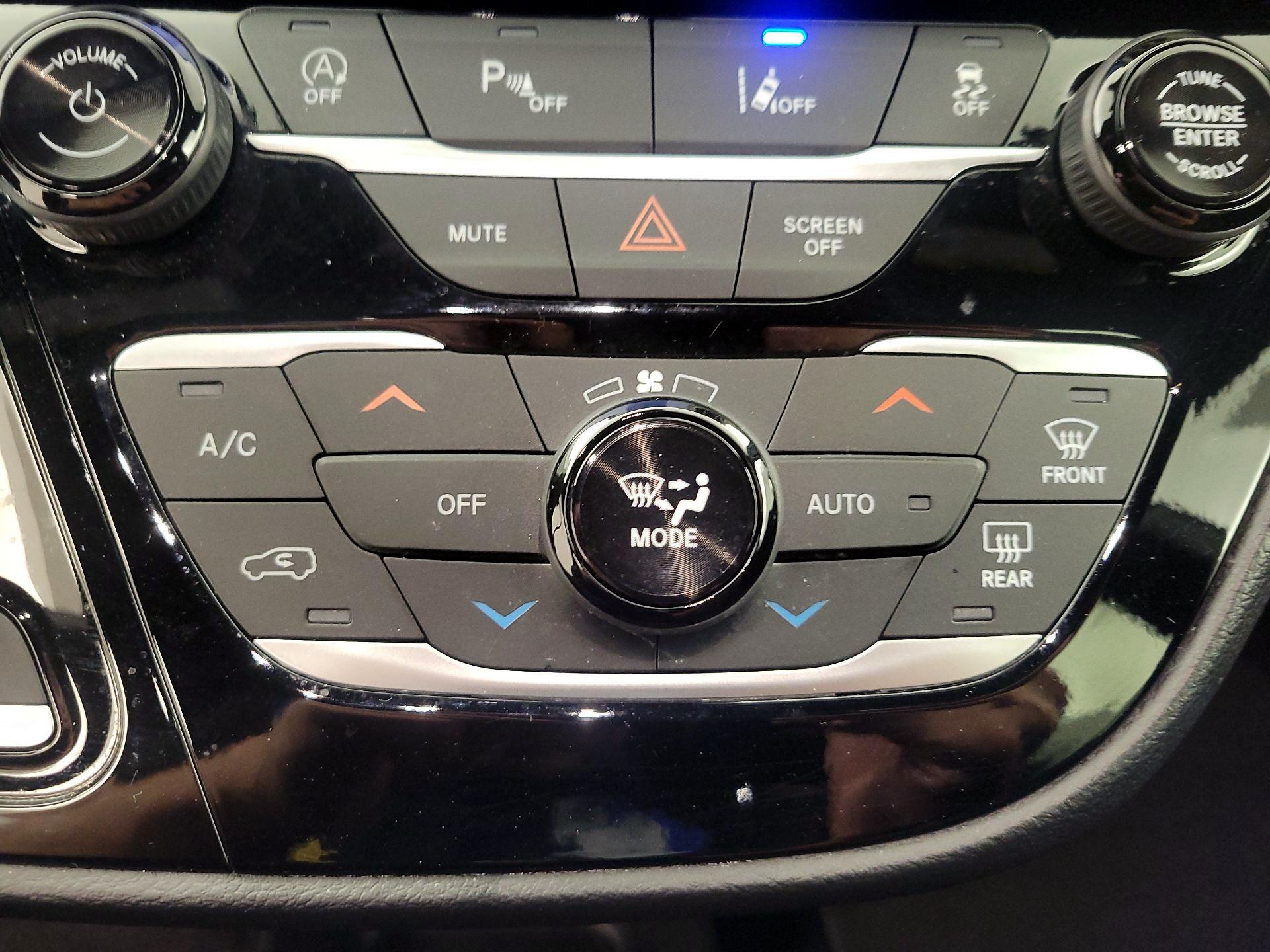 Thumbnail: 2025 Chrysler Pacifica - 16