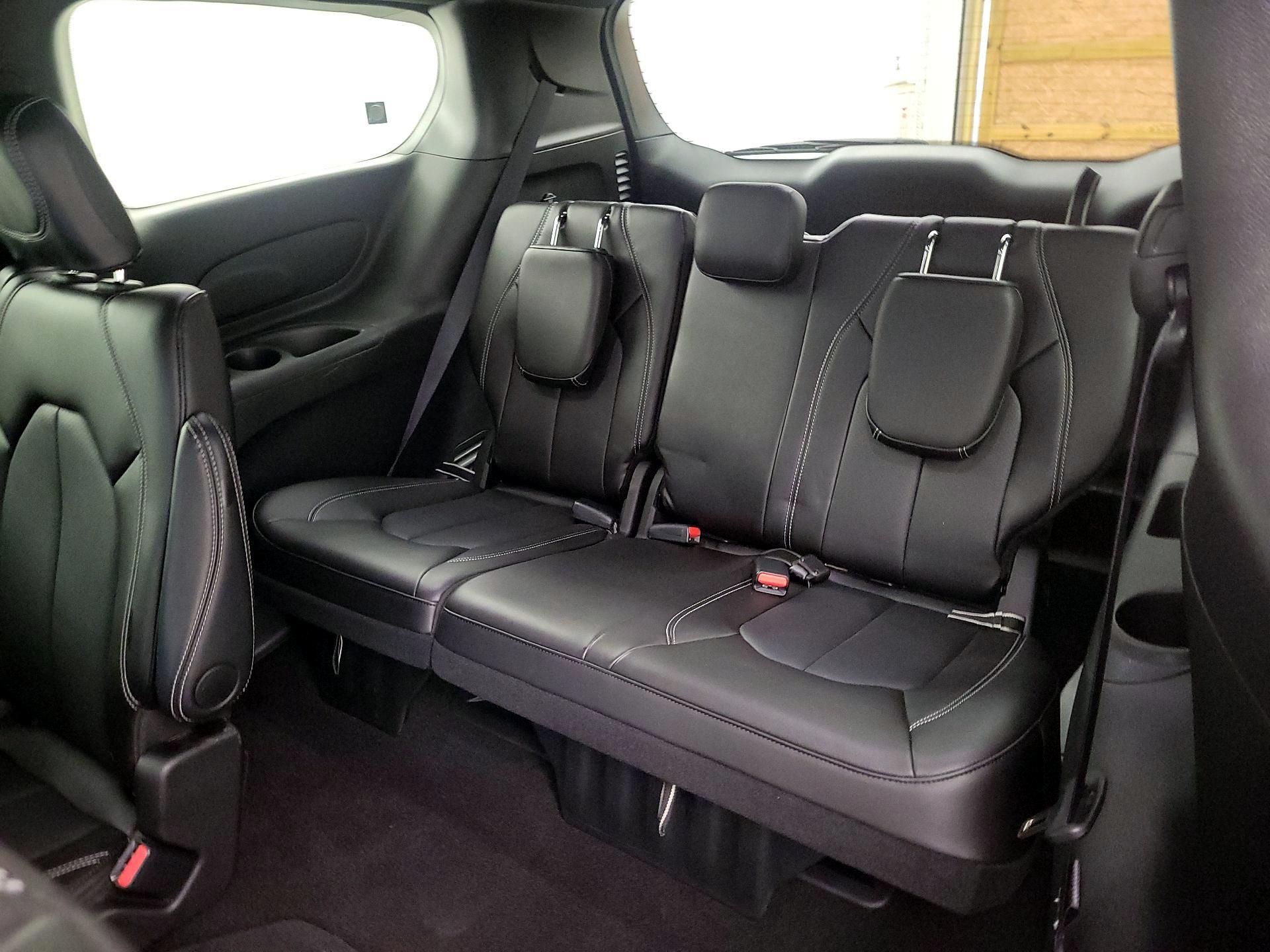 Thumbnail: 2025 Chrysler Pacifica - 20