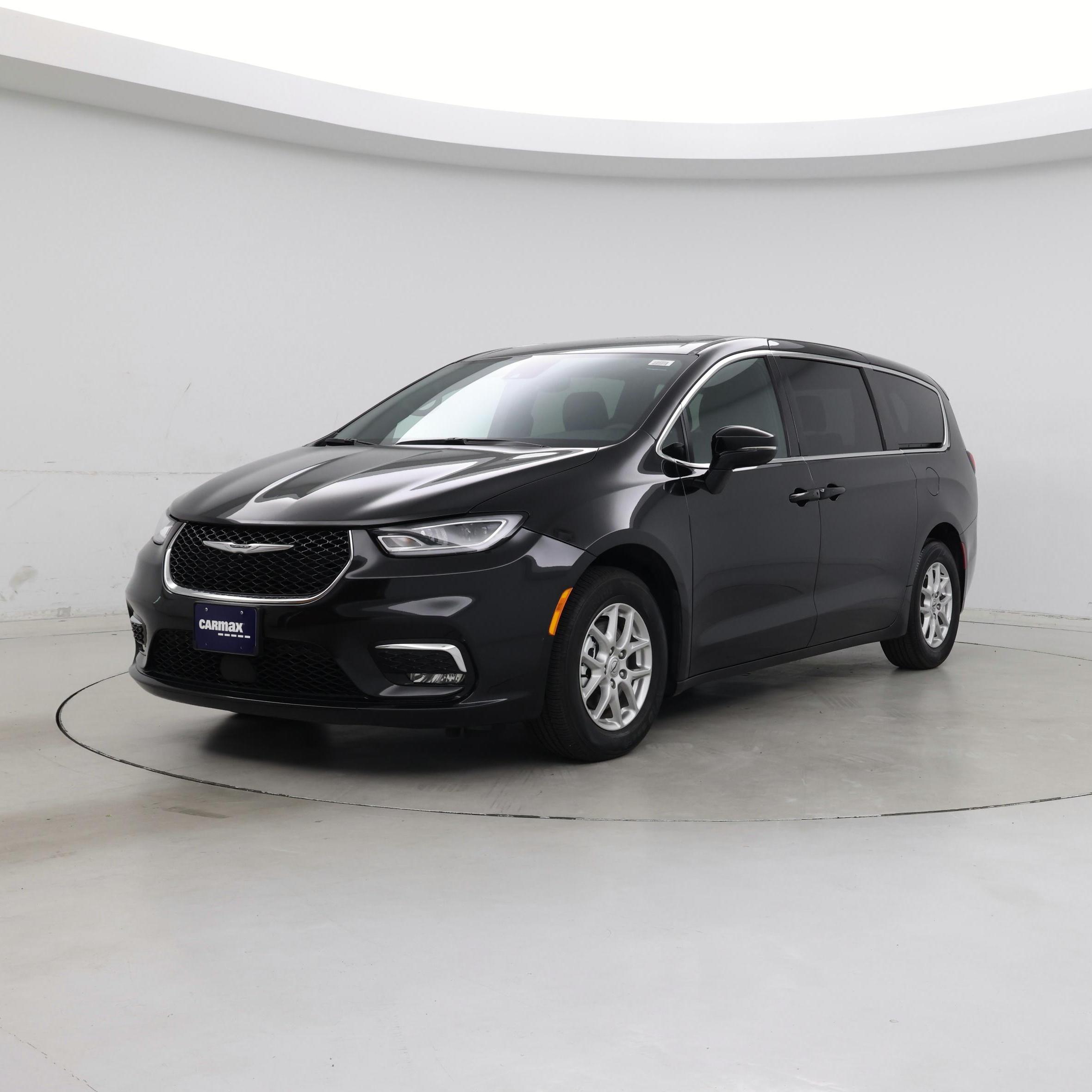 Thumbnail: 2025 Chrysler Pacifica - 4