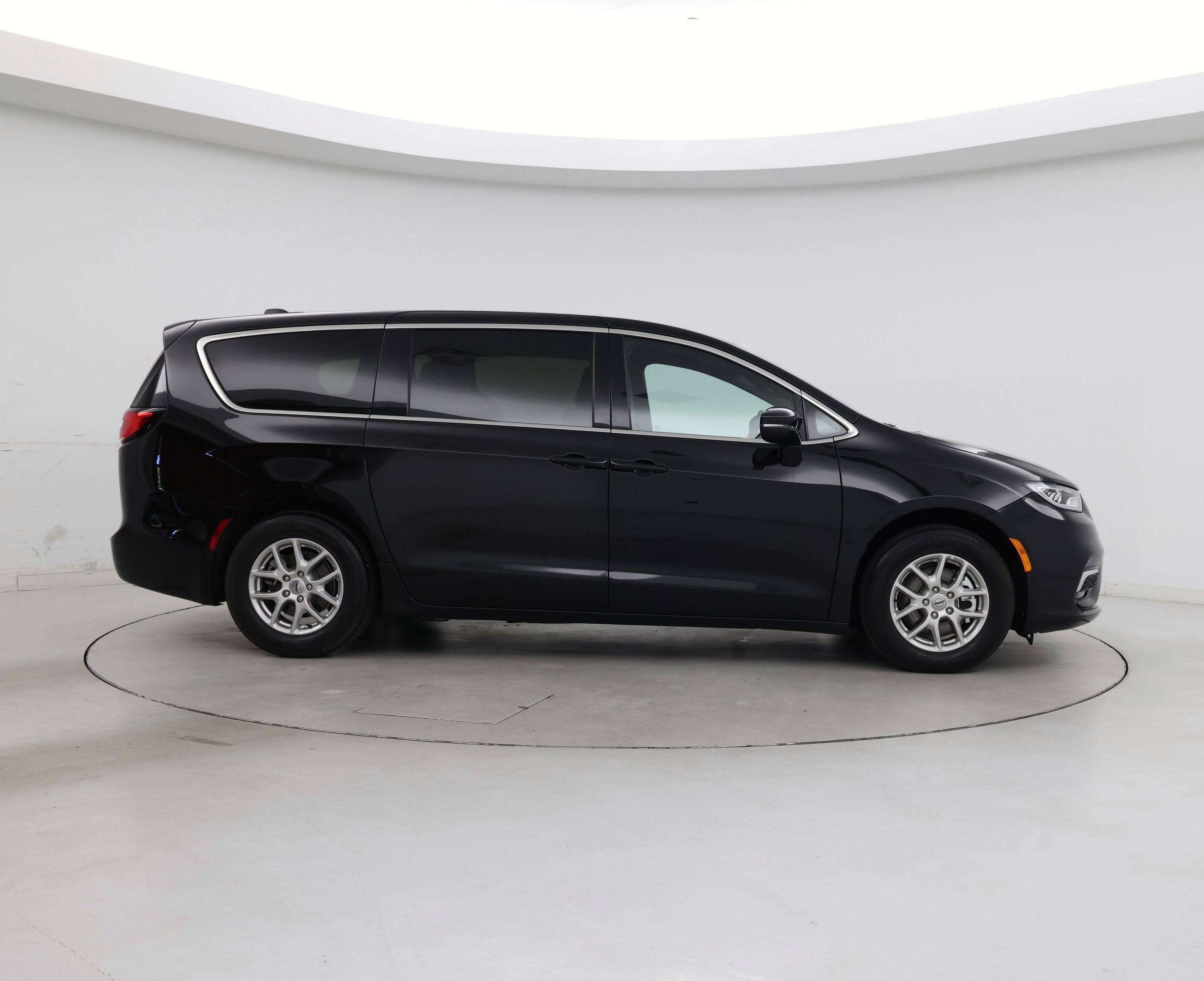 Thumbnail: 2025 Chrysler Pacifica - 7