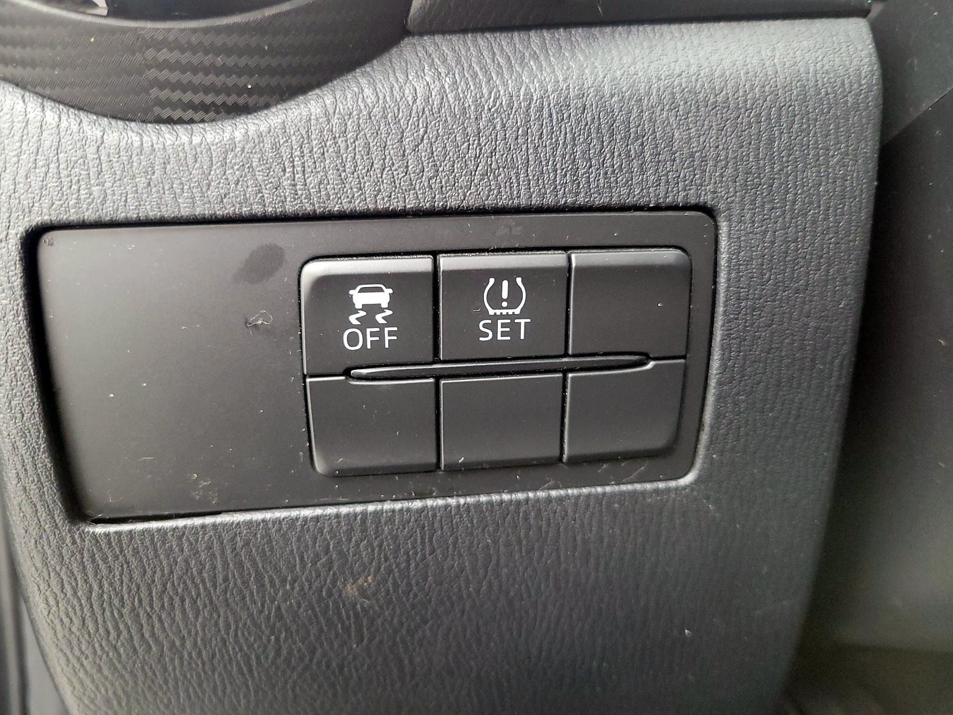 Thumbnail: 2018 Toyota Yaris iA - 13