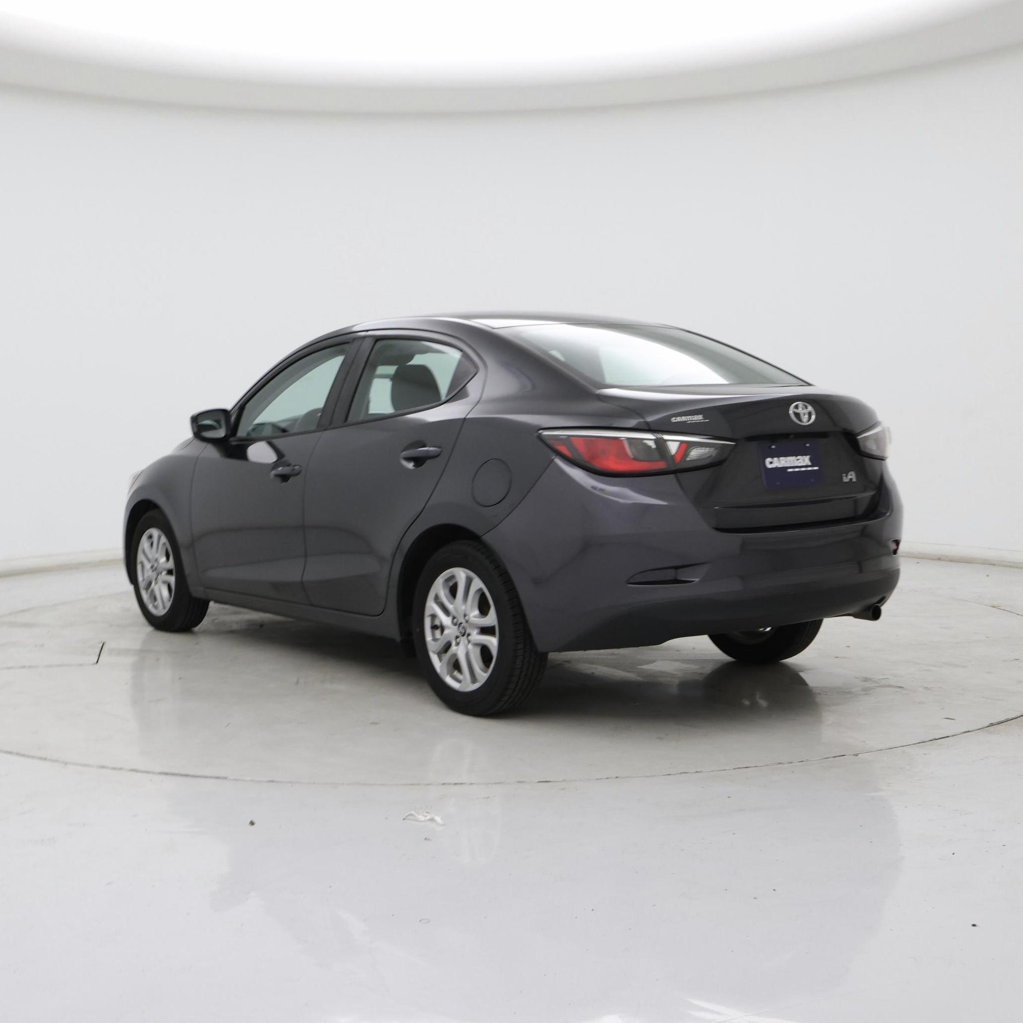 Thumbnail: 2018 Toyota Yaris iA - 2