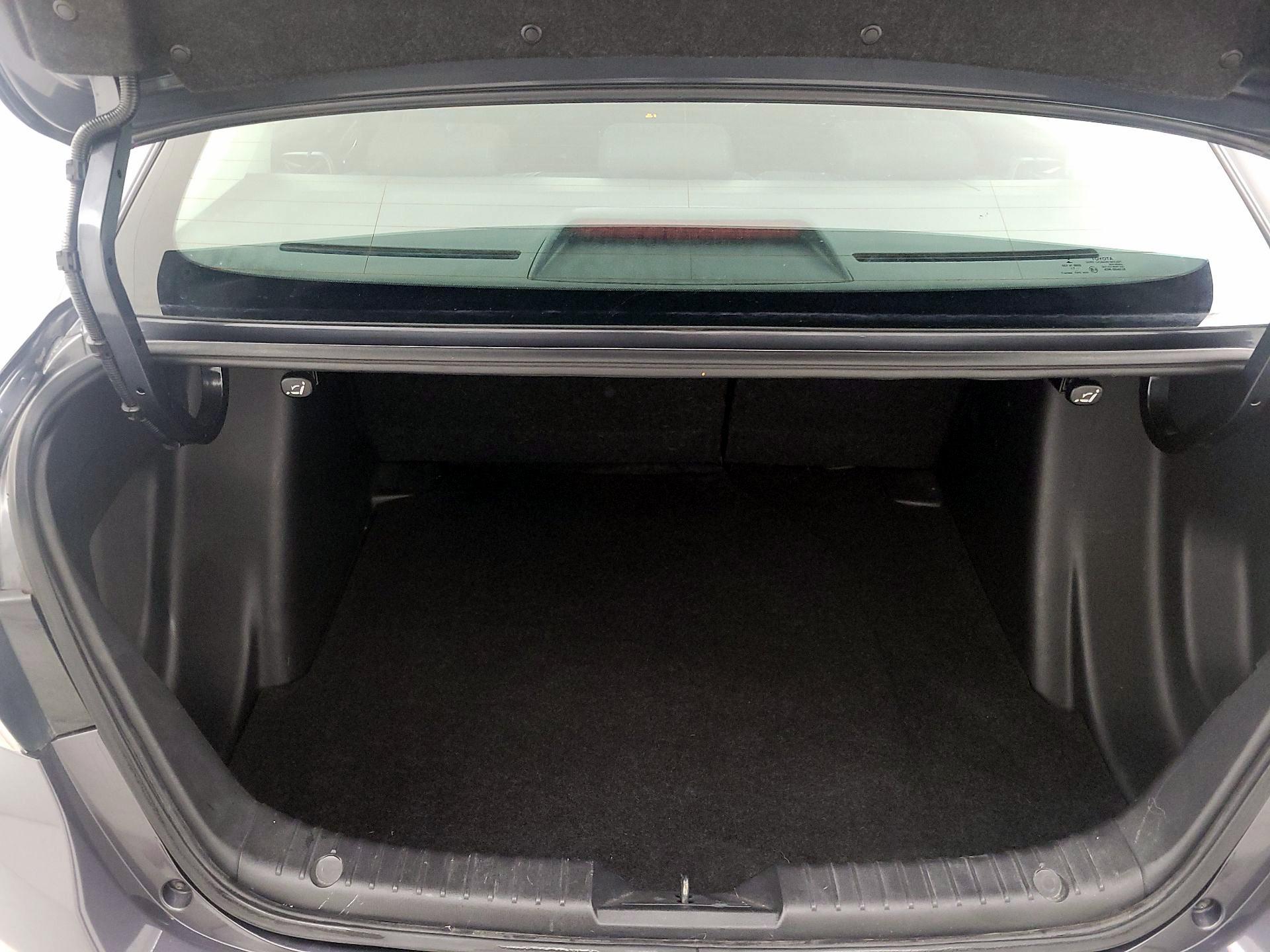 Thumbnail: 2018 Toyota Yaris iA - 20