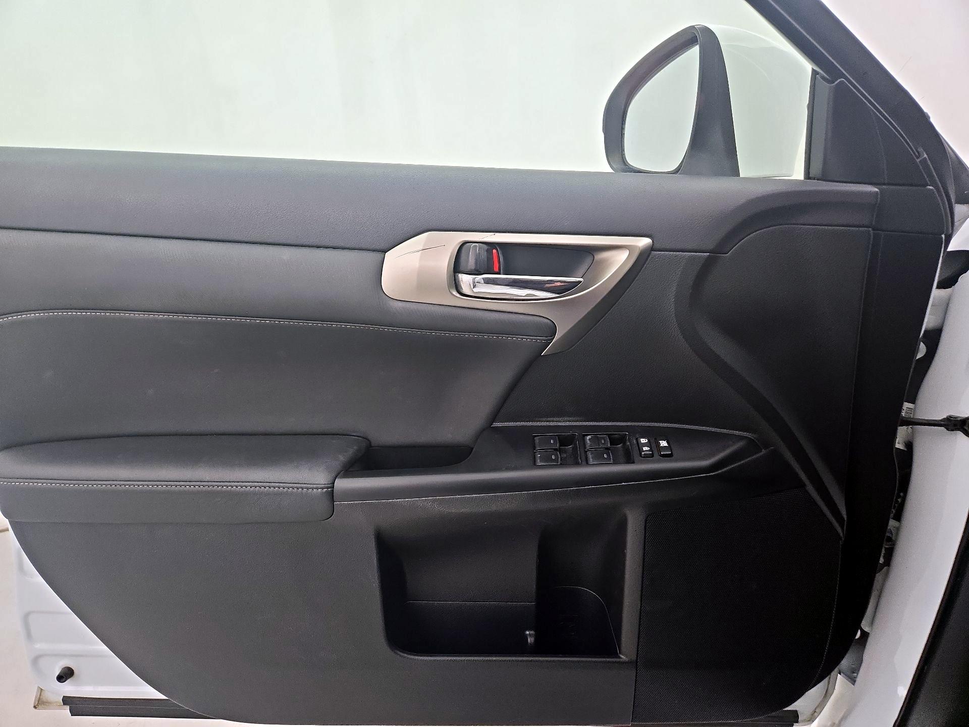 Thumbnail: 2015 Lexus CT - 12