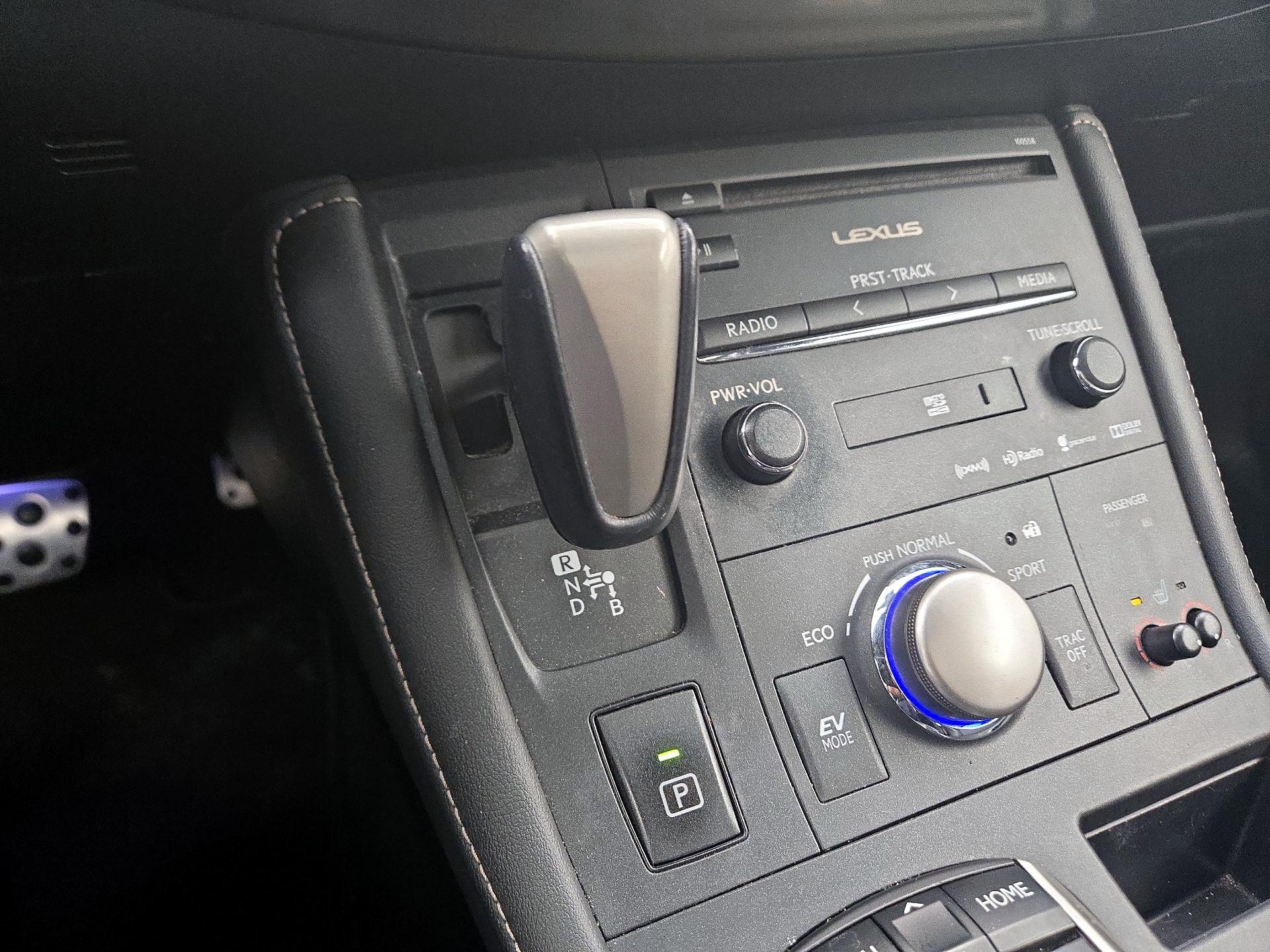 Thumbnail: 2015 Lexus CT - 18