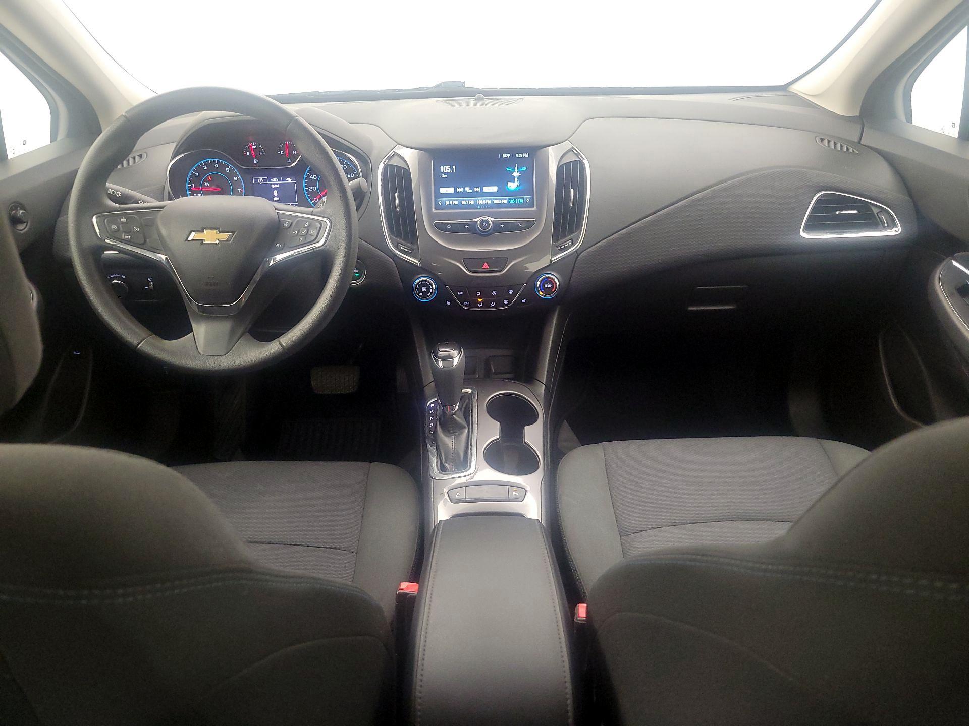 Thumbnail: 2018 Chevrolet Cruze - 9