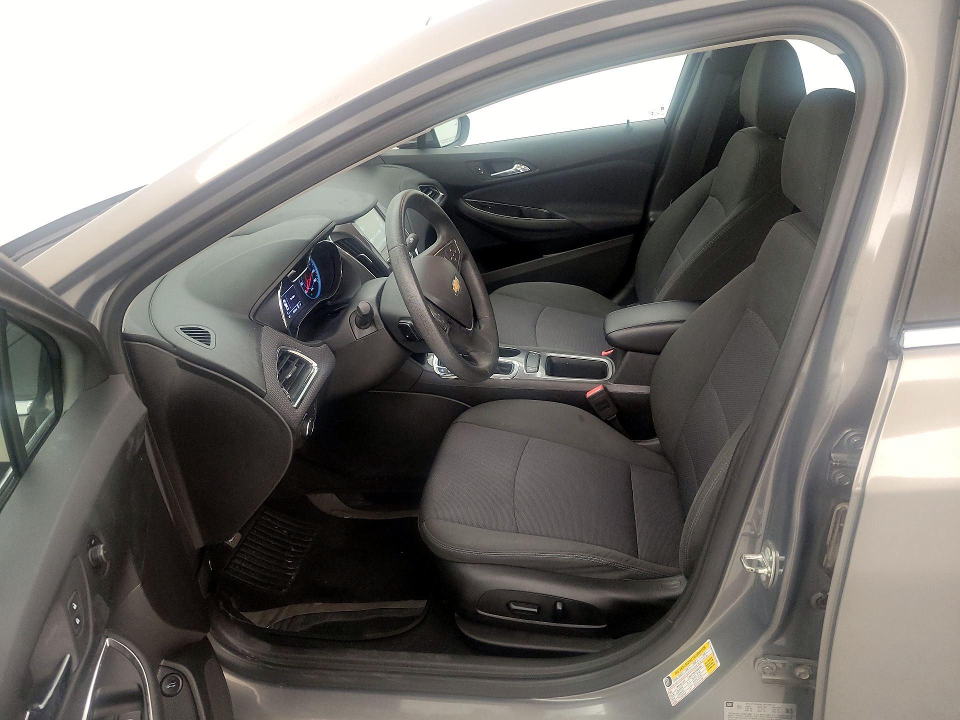 Thumbnail: 2018 Chevrolet Cruze - 11