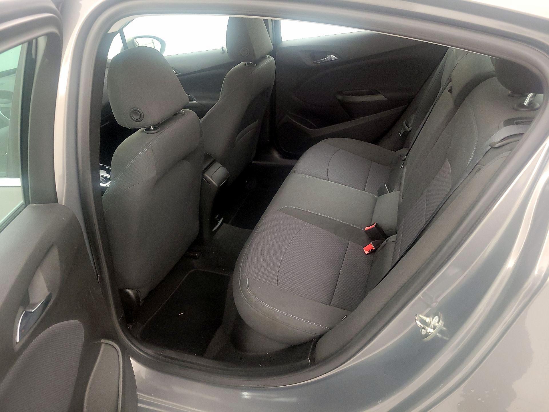 Thumbnail: 2018 Chevrolet Cruze - 19