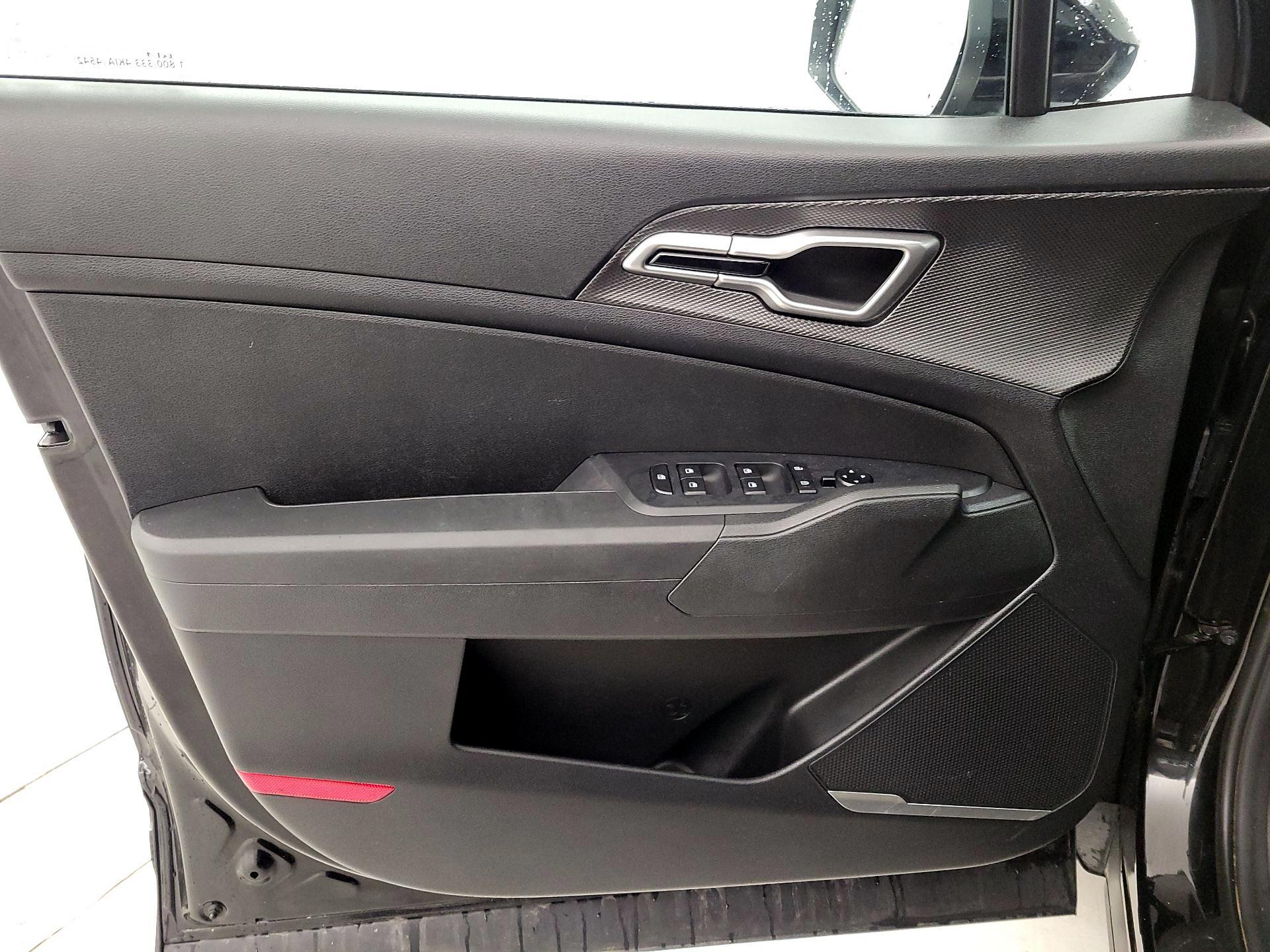 Thumbnail: 2023 Kia Sportage - 12