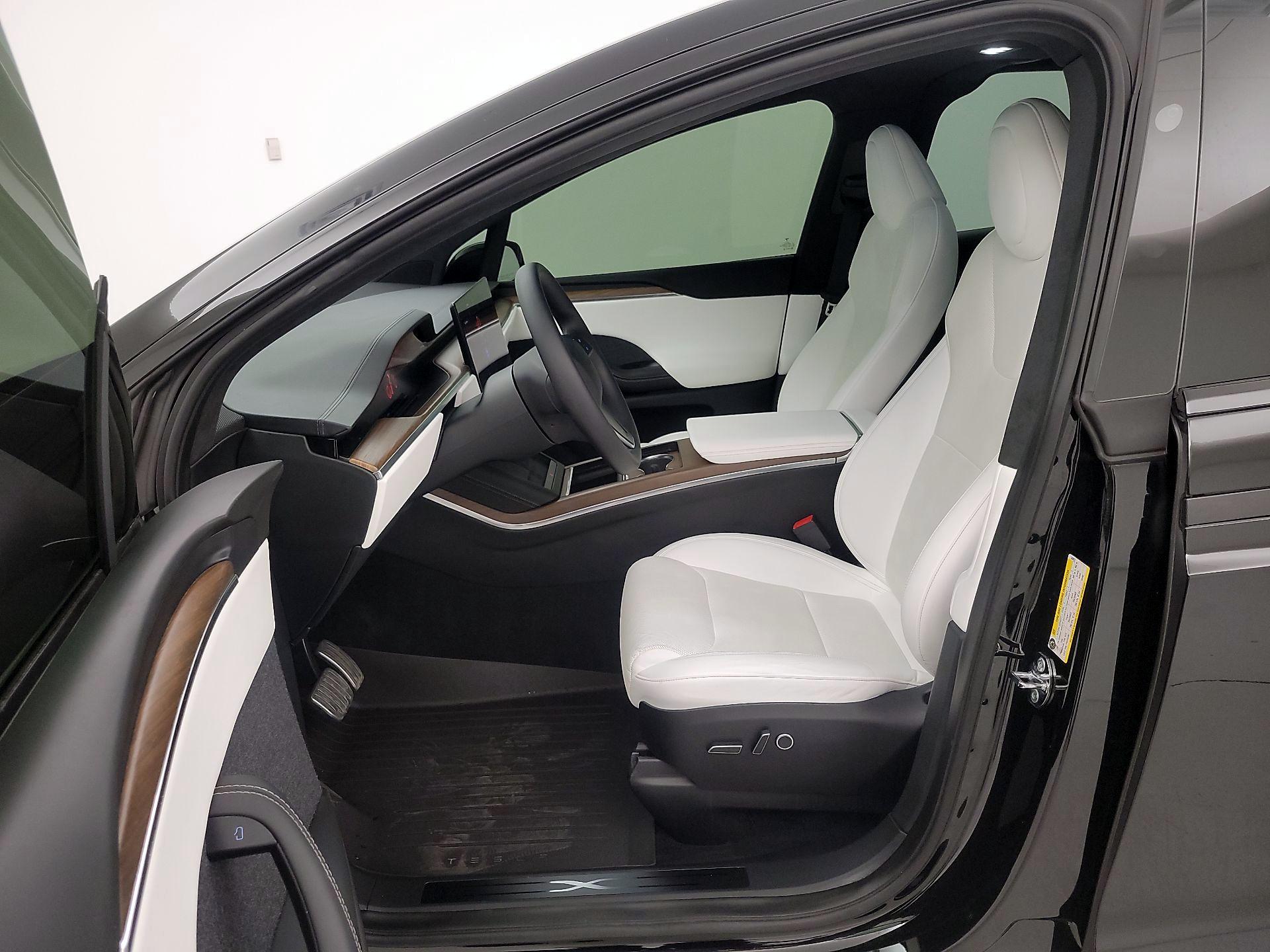 Thumbnail: 2022 Tesla Model X - 11