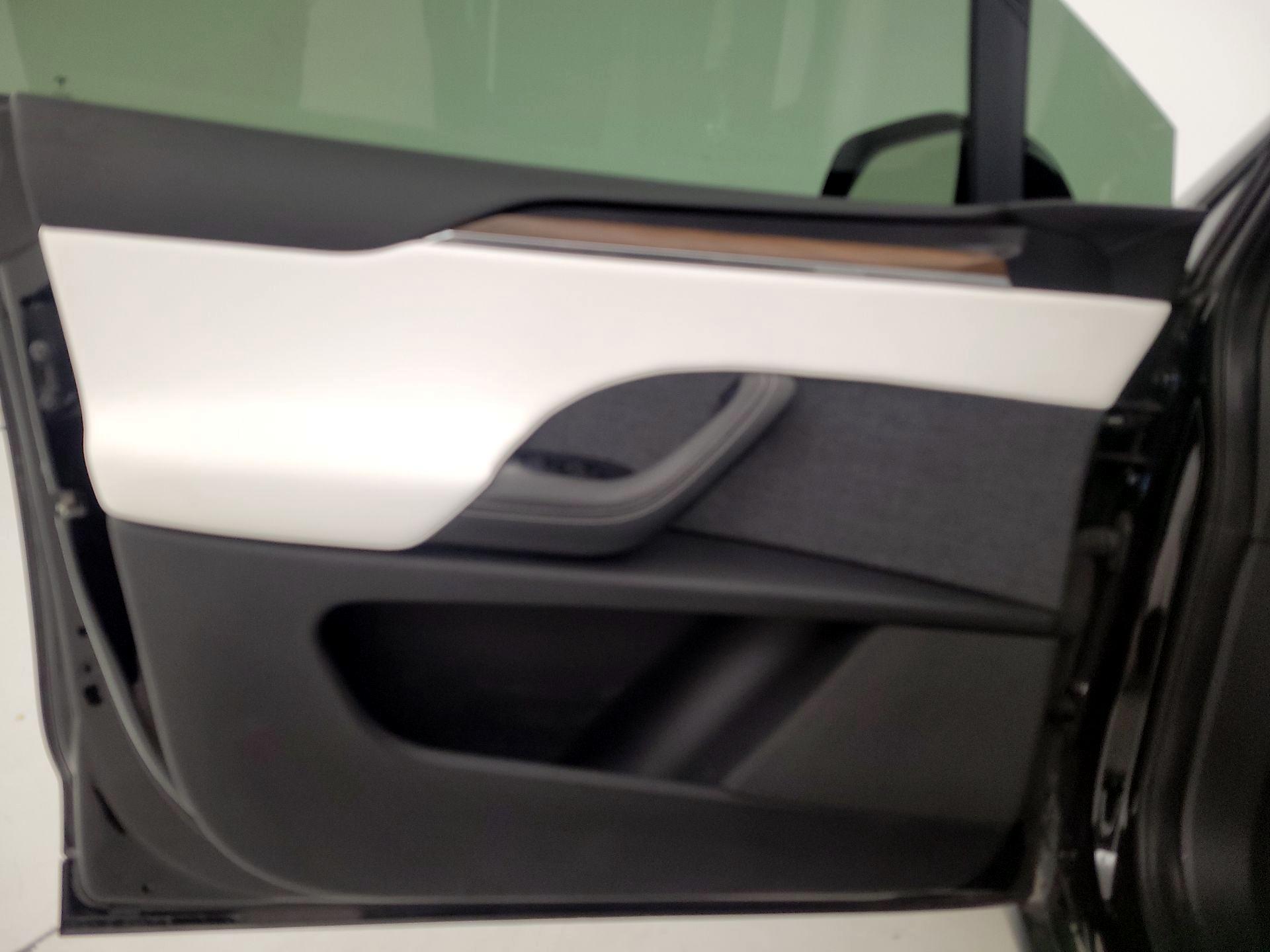 Thumbnail: 2022 Tesla Model X - 12