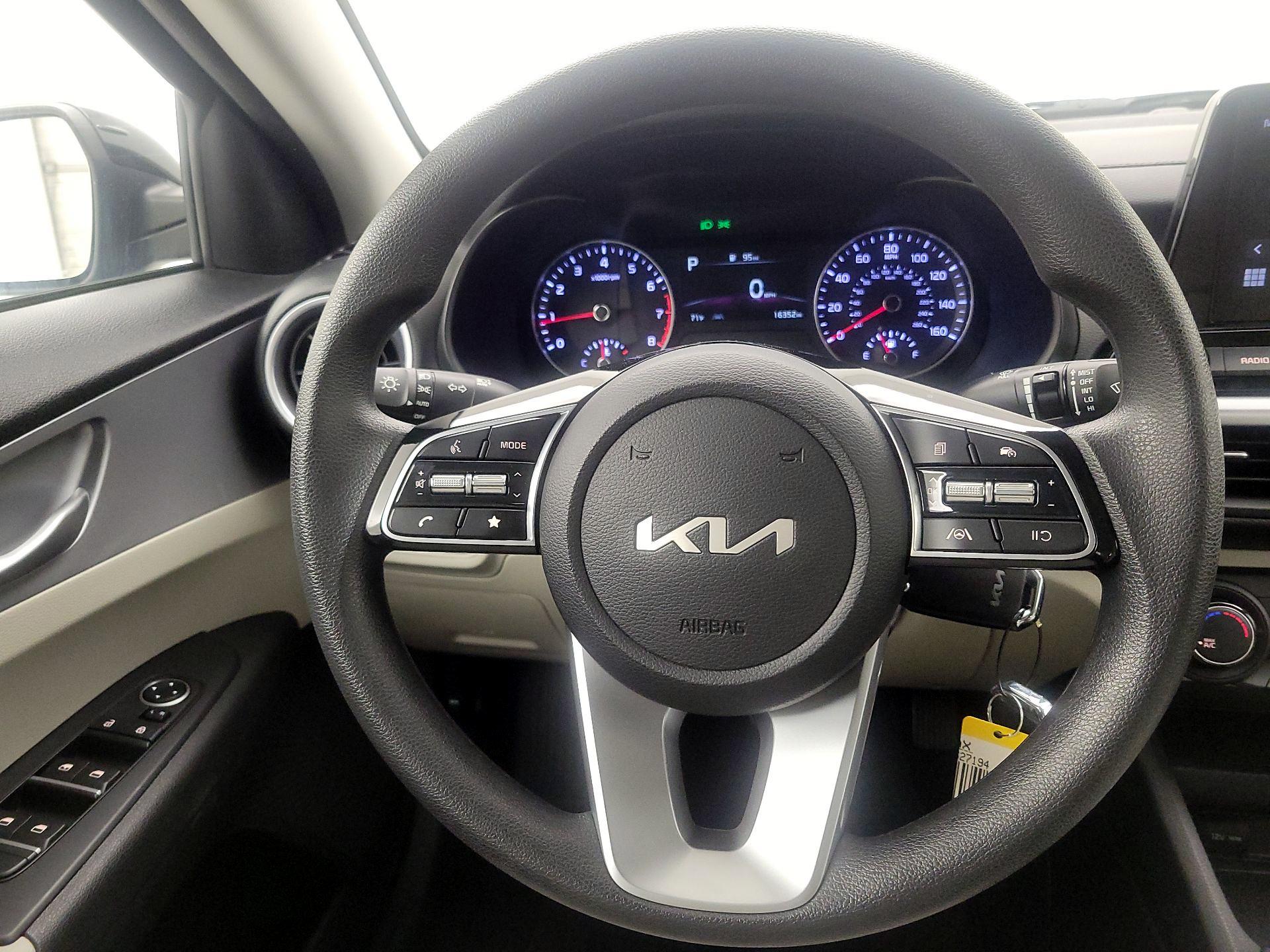 Thumbnail: 2023 Kia Forte - 10