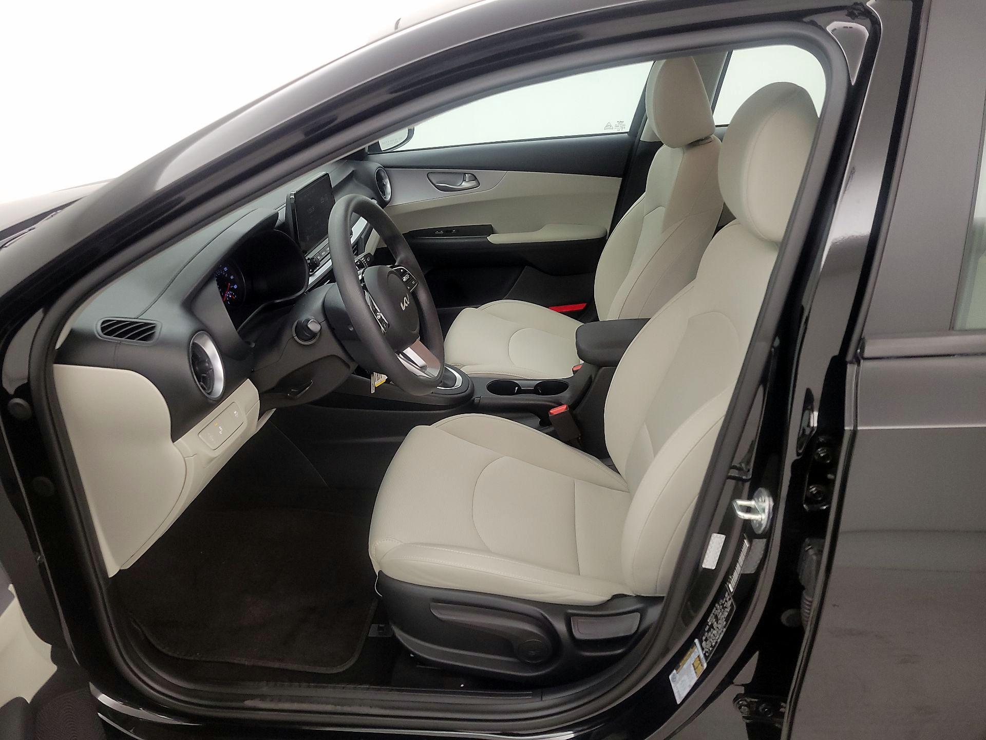 Thumbnail: 2023 Kia Forte - 11