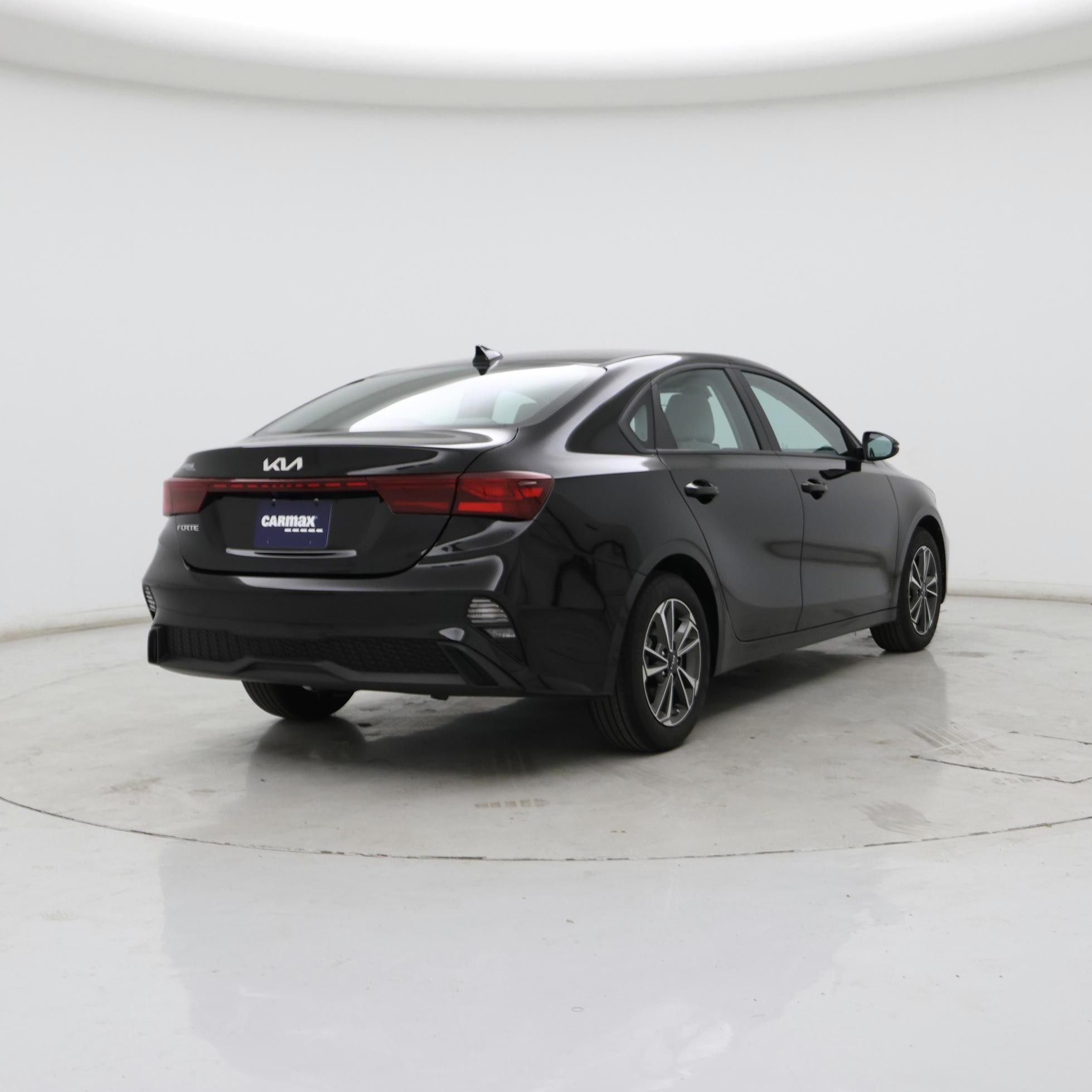 Thumbnail: 2023 Kia Forte - 8