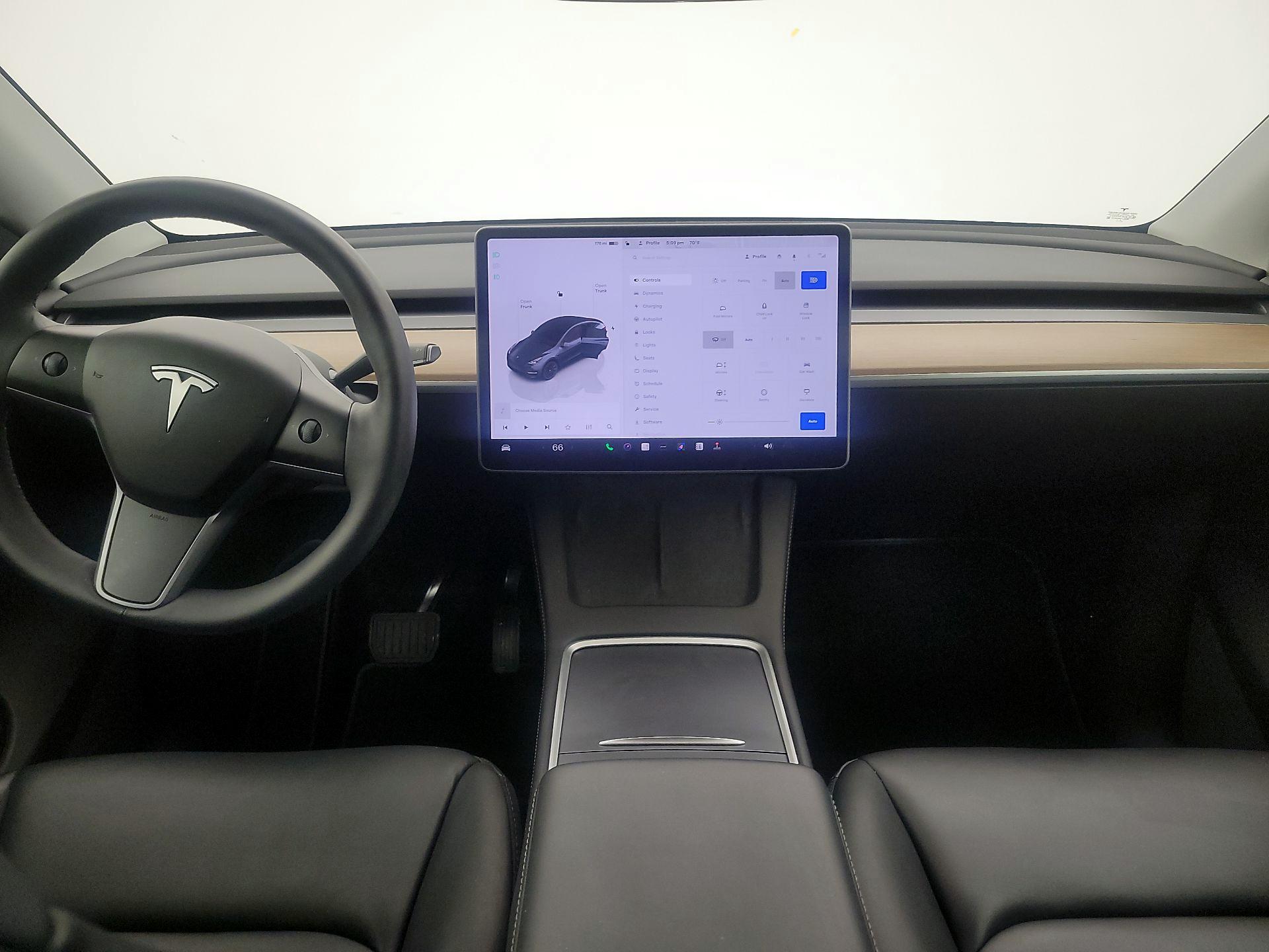 Thumbnail: 2023 Tesla Model Y - 9