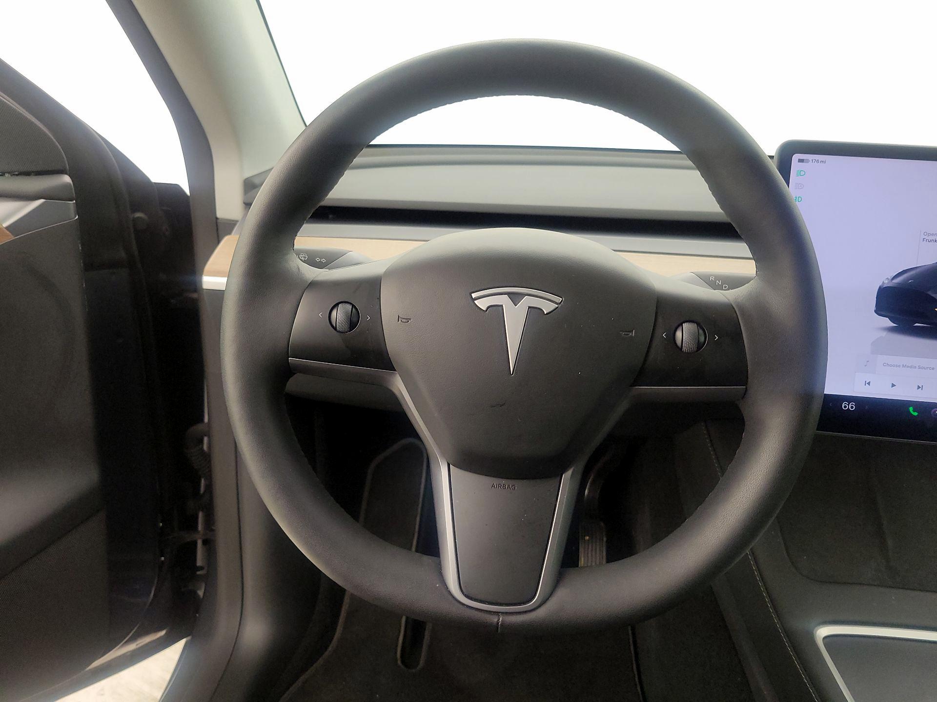 Thumbnail: 2023 Tesla Model Y - 10