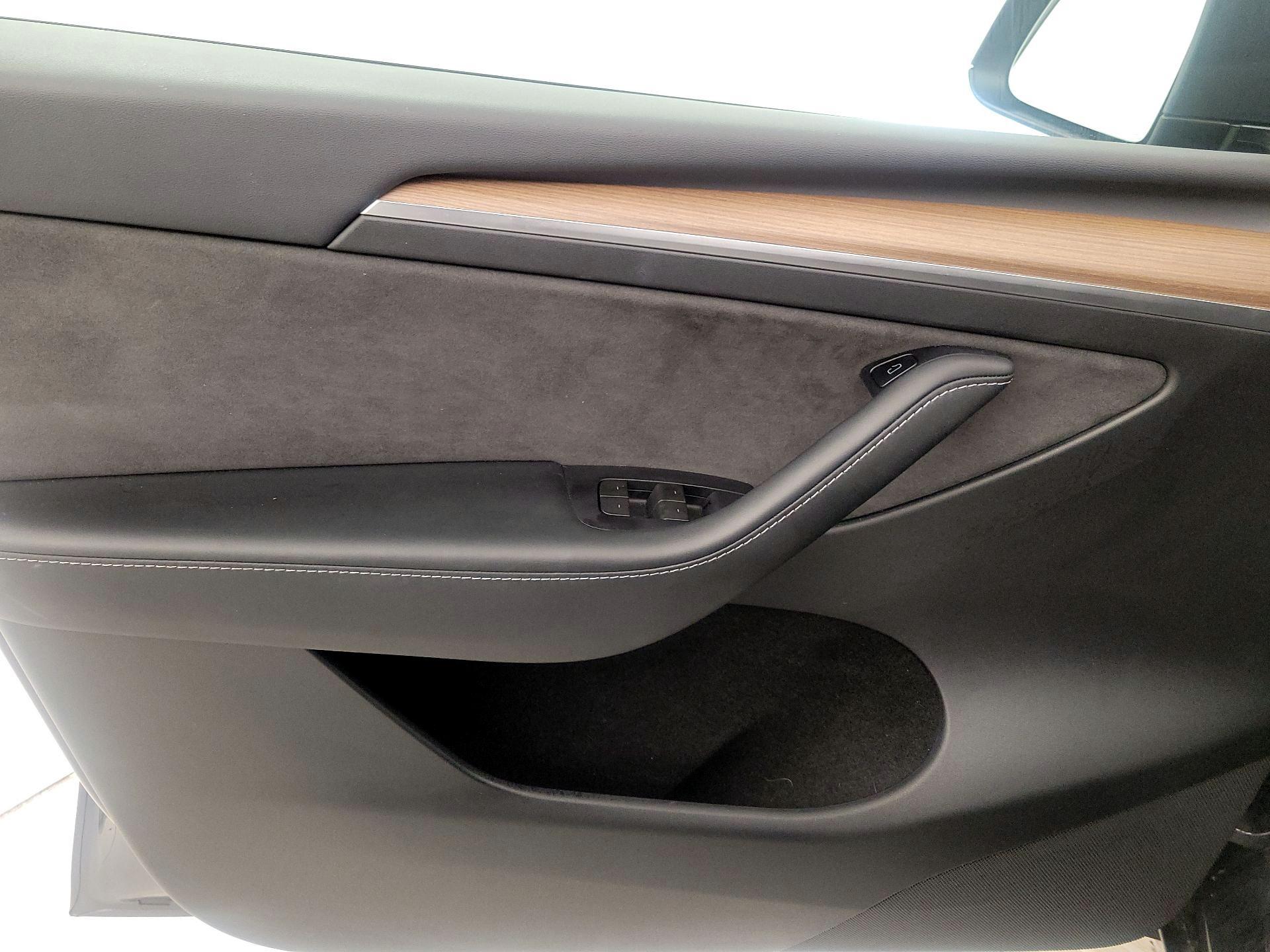 Thumbnail: 2023 Tesla Model Y - 12