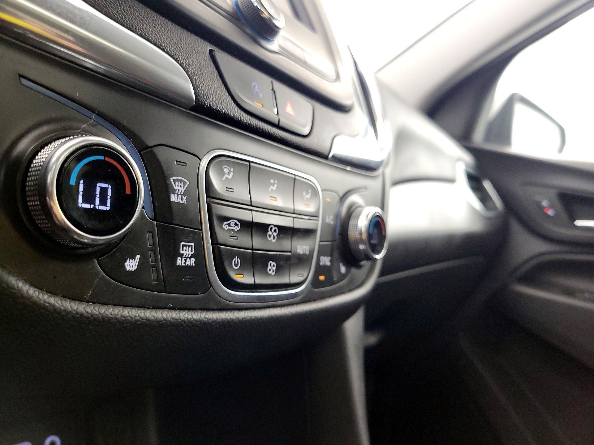 Thumbnail: 2022 Chevrolet Equinox - 16