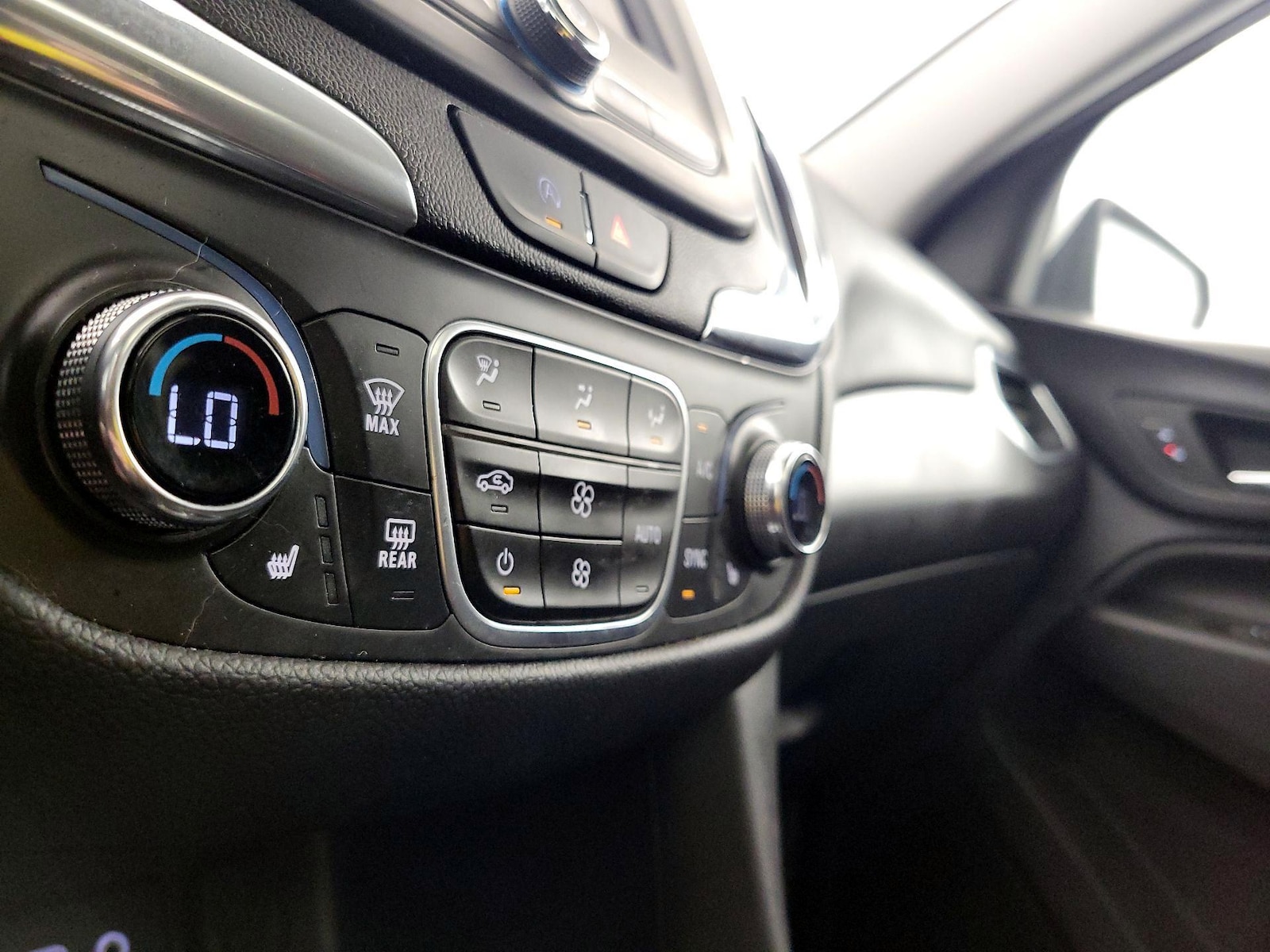 2022 Chevrolet Equinox LT - Photo 17