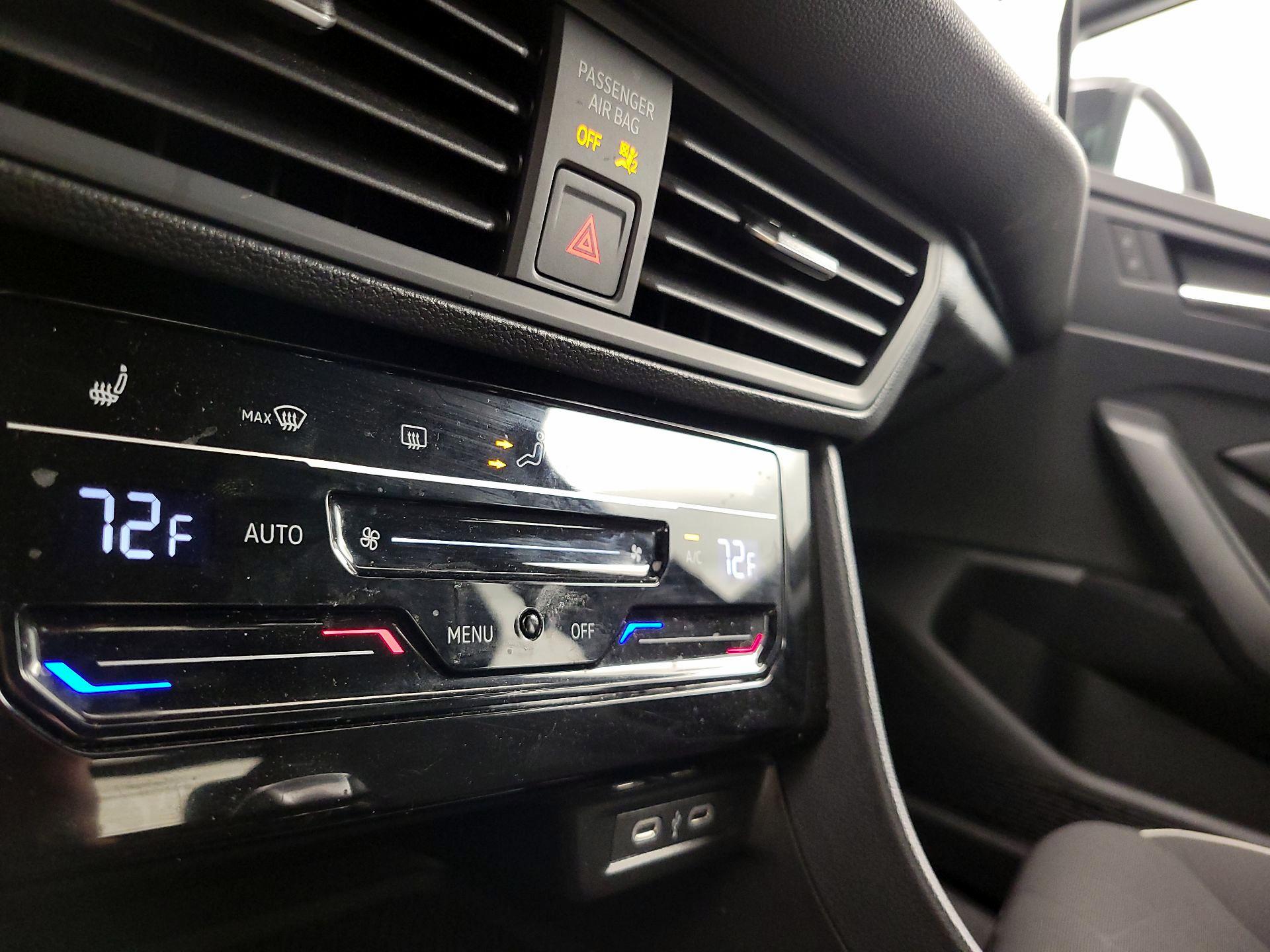 Thumbnail: 2025 Volkswagen Jetta - 16