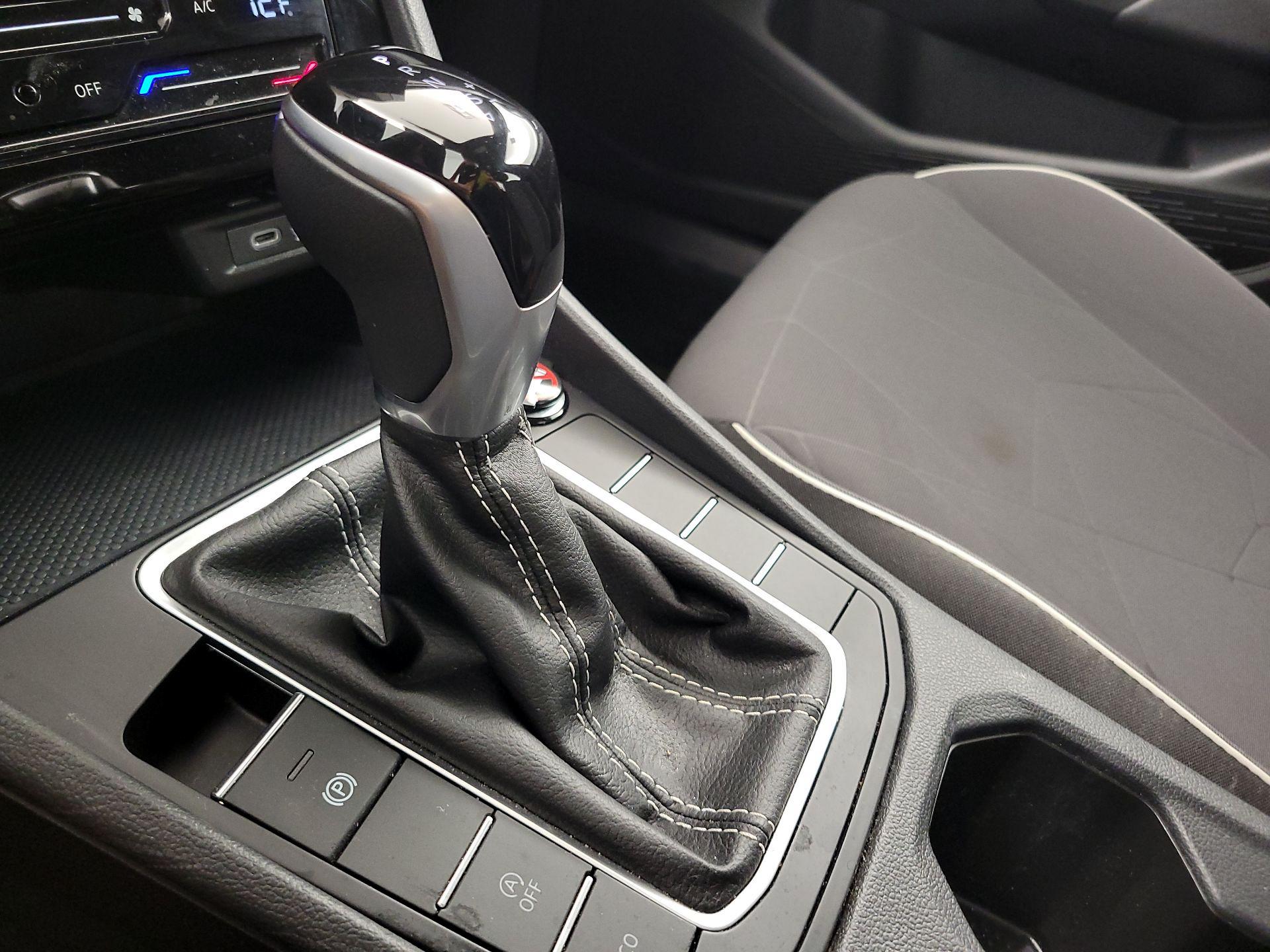 Thumbnail: 2025 Volkswagen Jetta - 17