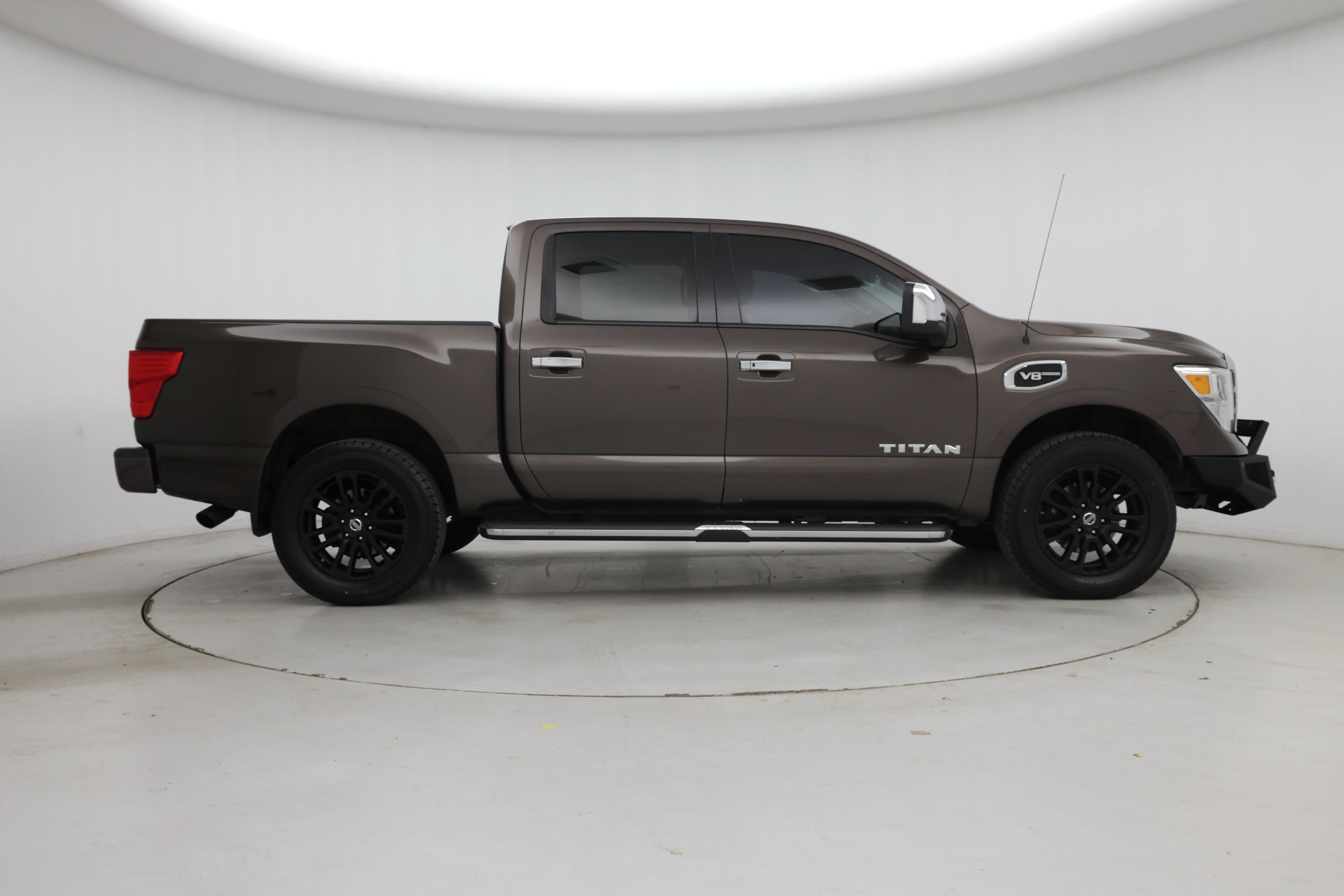 Thumbnail: 2017 Nissan Titan - 7