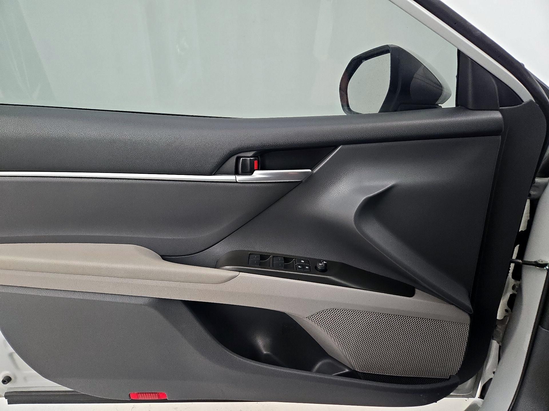 Thumbnail: 2023 Toyota Camry - 12