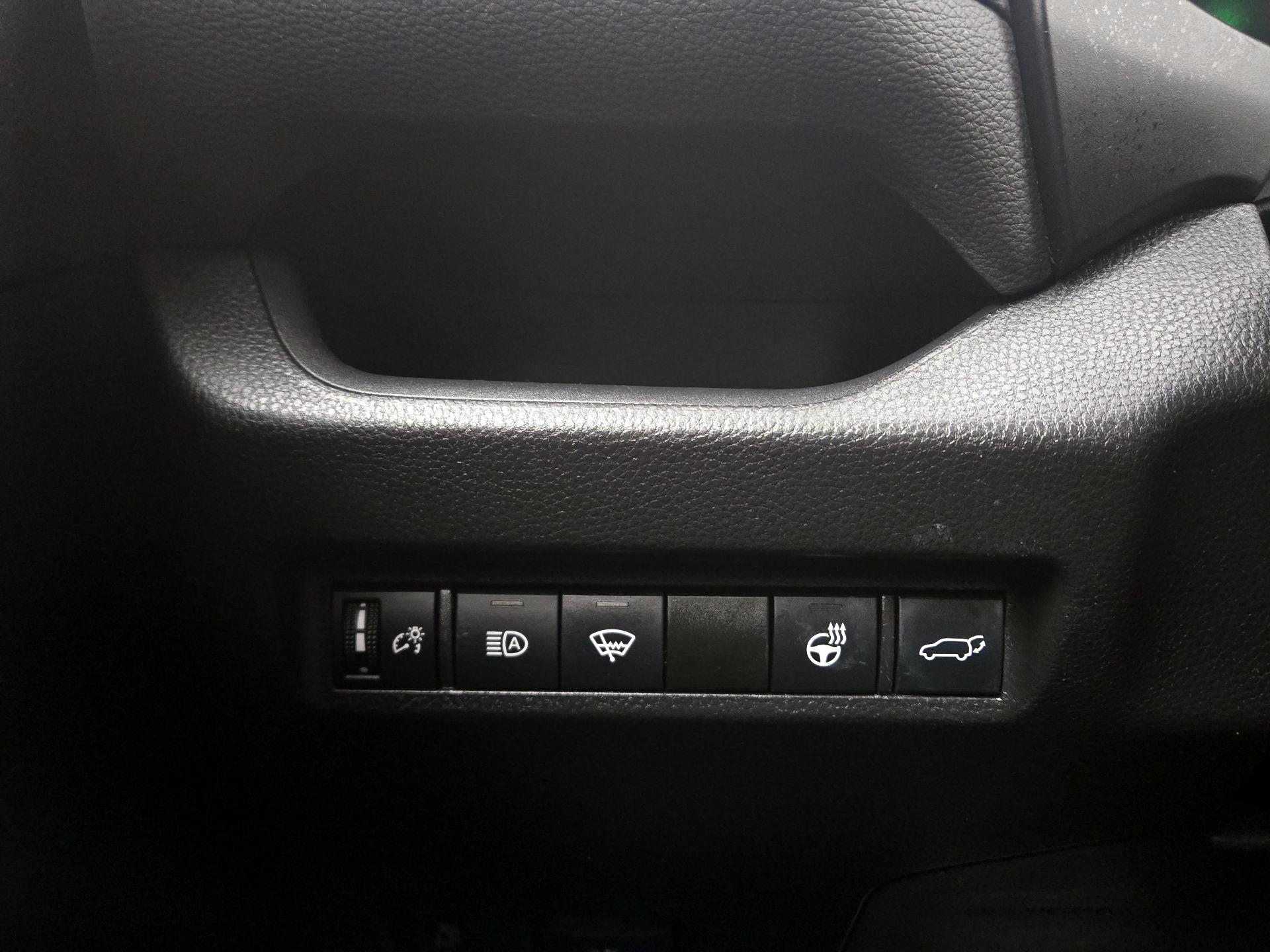 Thumbnail: 2021 Toyota RAV4 - 13