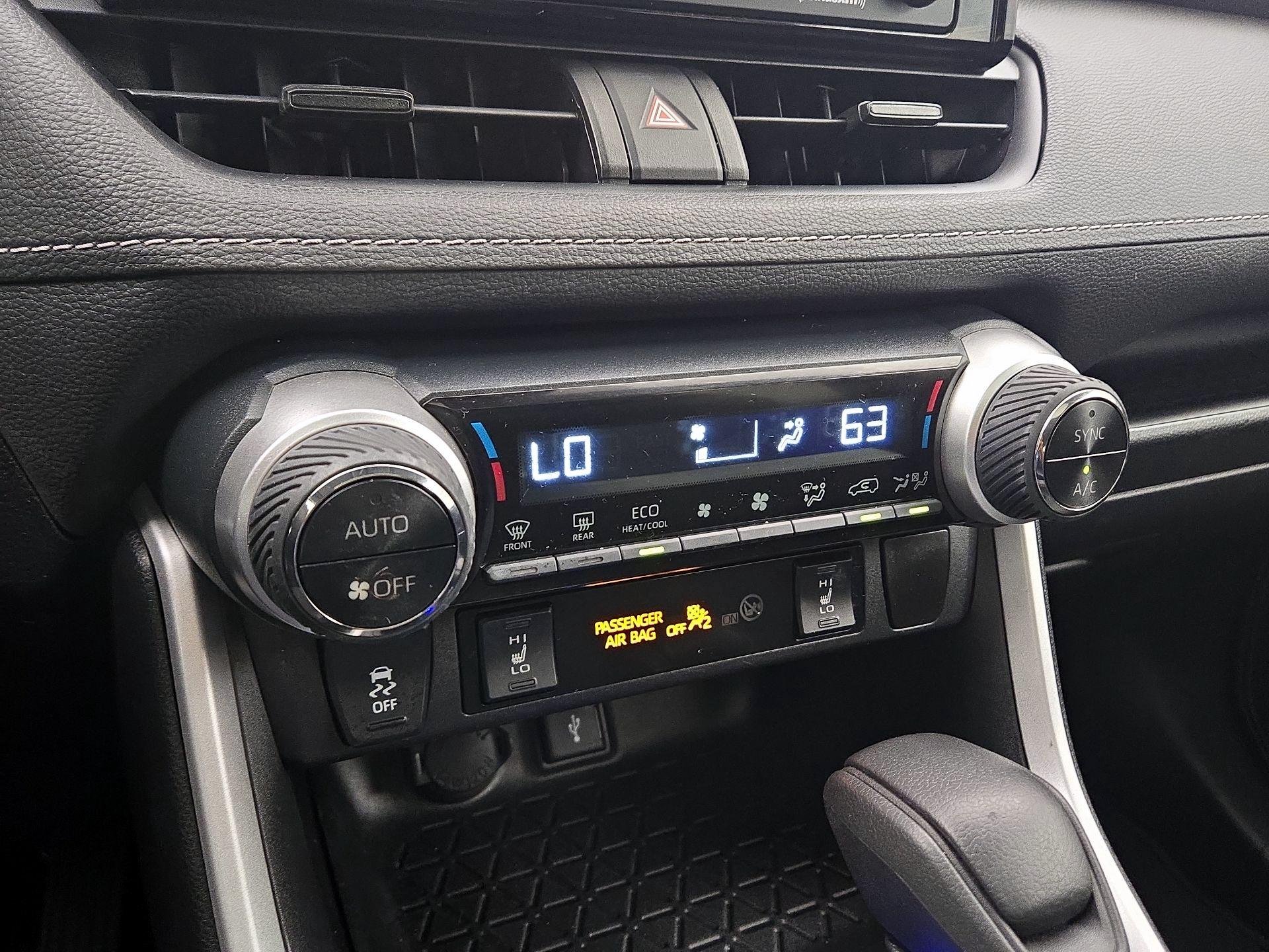 Thumbnail: 2021 Toyota RAV4 - 16