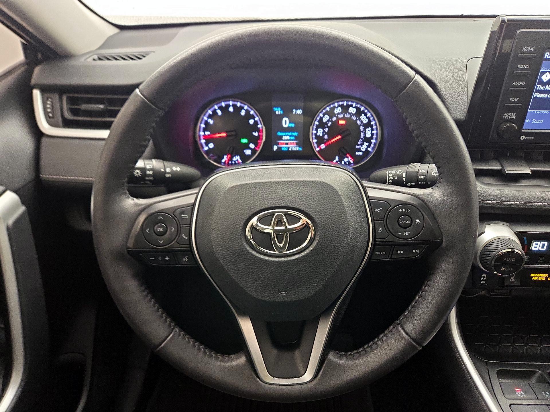 Thumbnail: 2021 Toyota RAV4 - 10