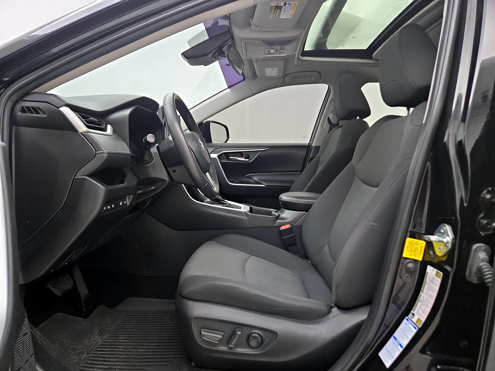 Thumbnail: 2021 Toyota RAV4 - 11