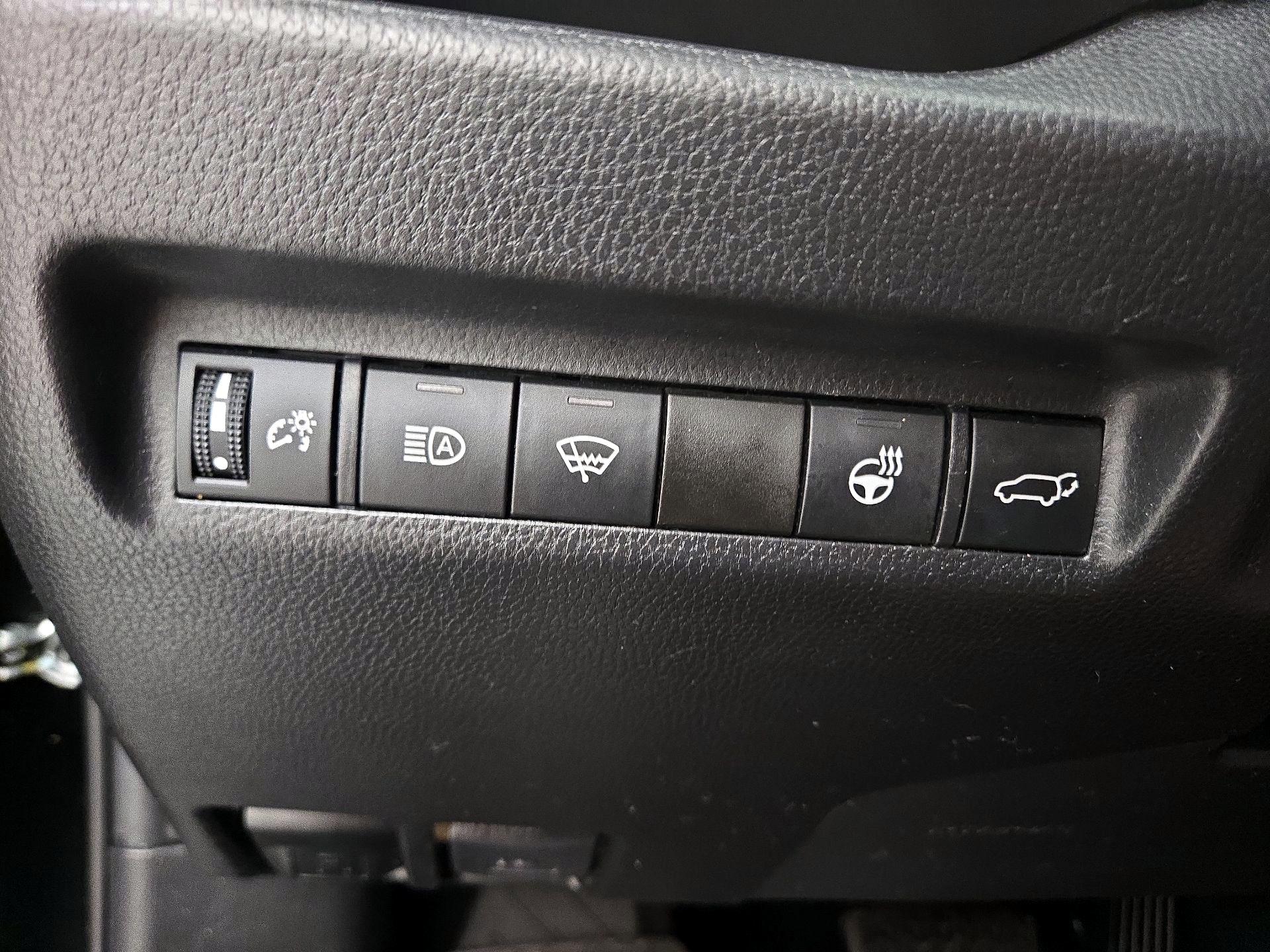 Thumbnail: 2021 Toyota RAV4 - 13