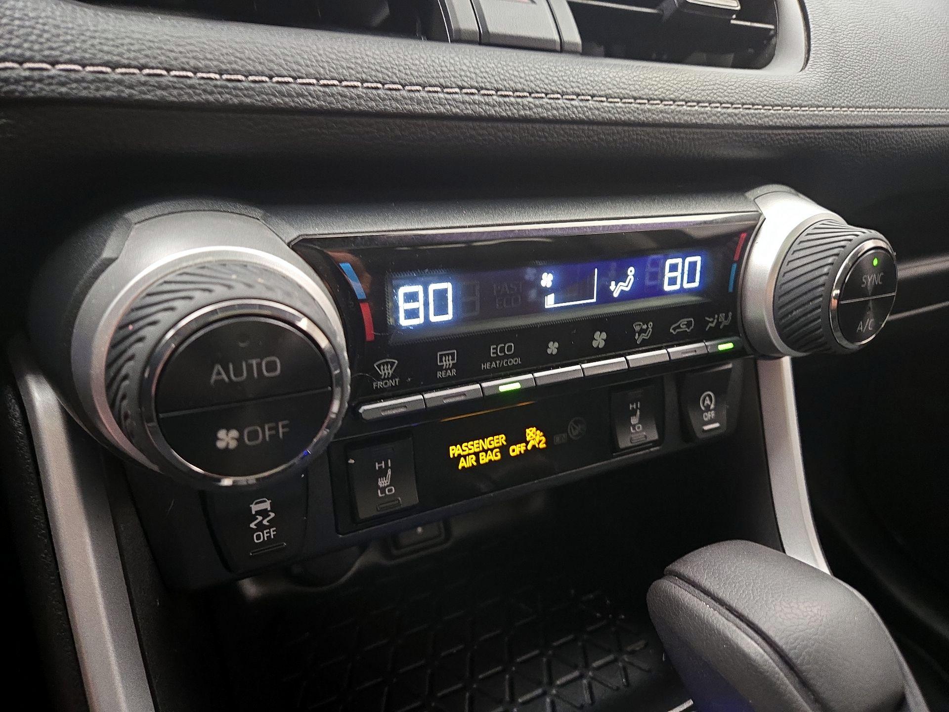 Thumbnail: 2021 Toyota RAV4 - 16