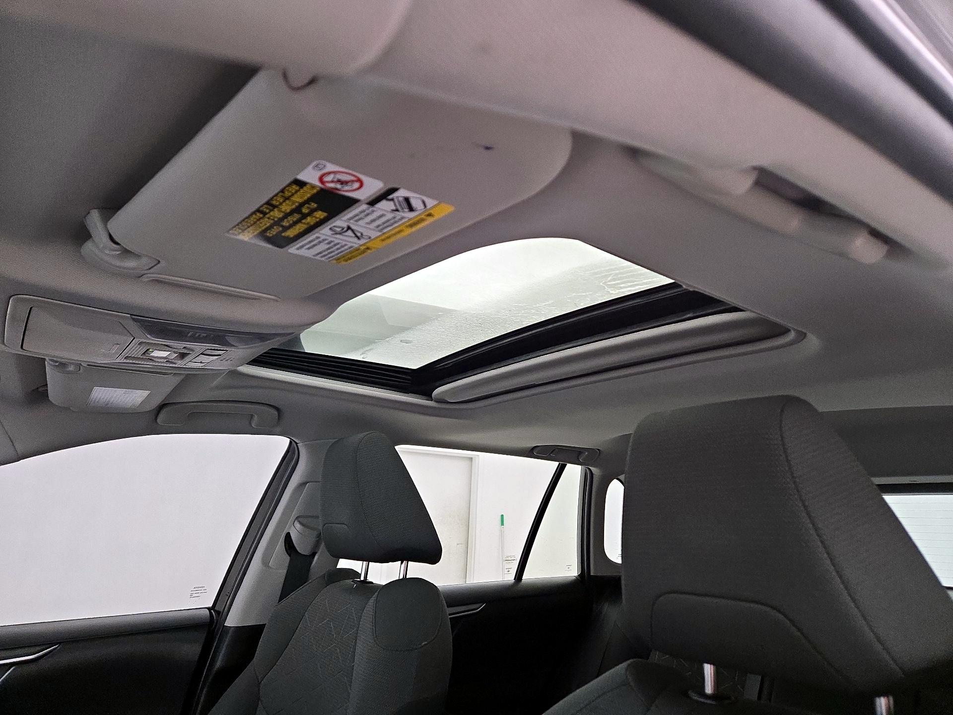 Thumbnail: 2021 Toyota RAV4 - 19