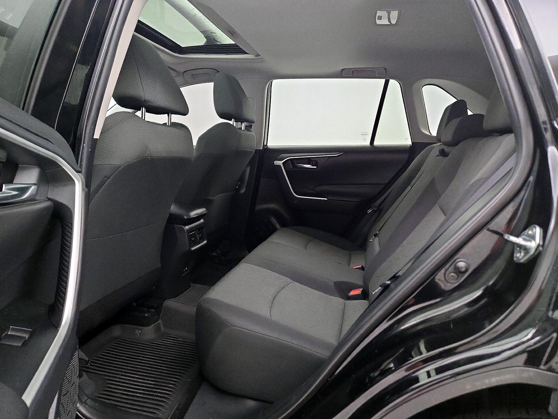 Thumbnail: 2021 Toyota RAV4 - 20