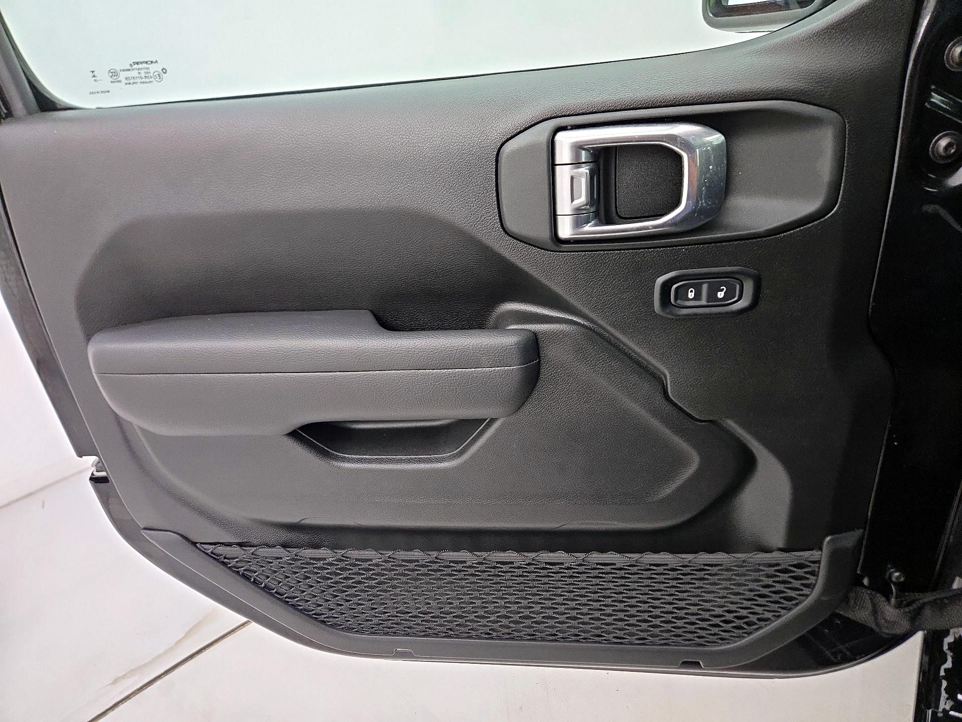 Thumbnail: 2025 Jeep Wrangler - 12