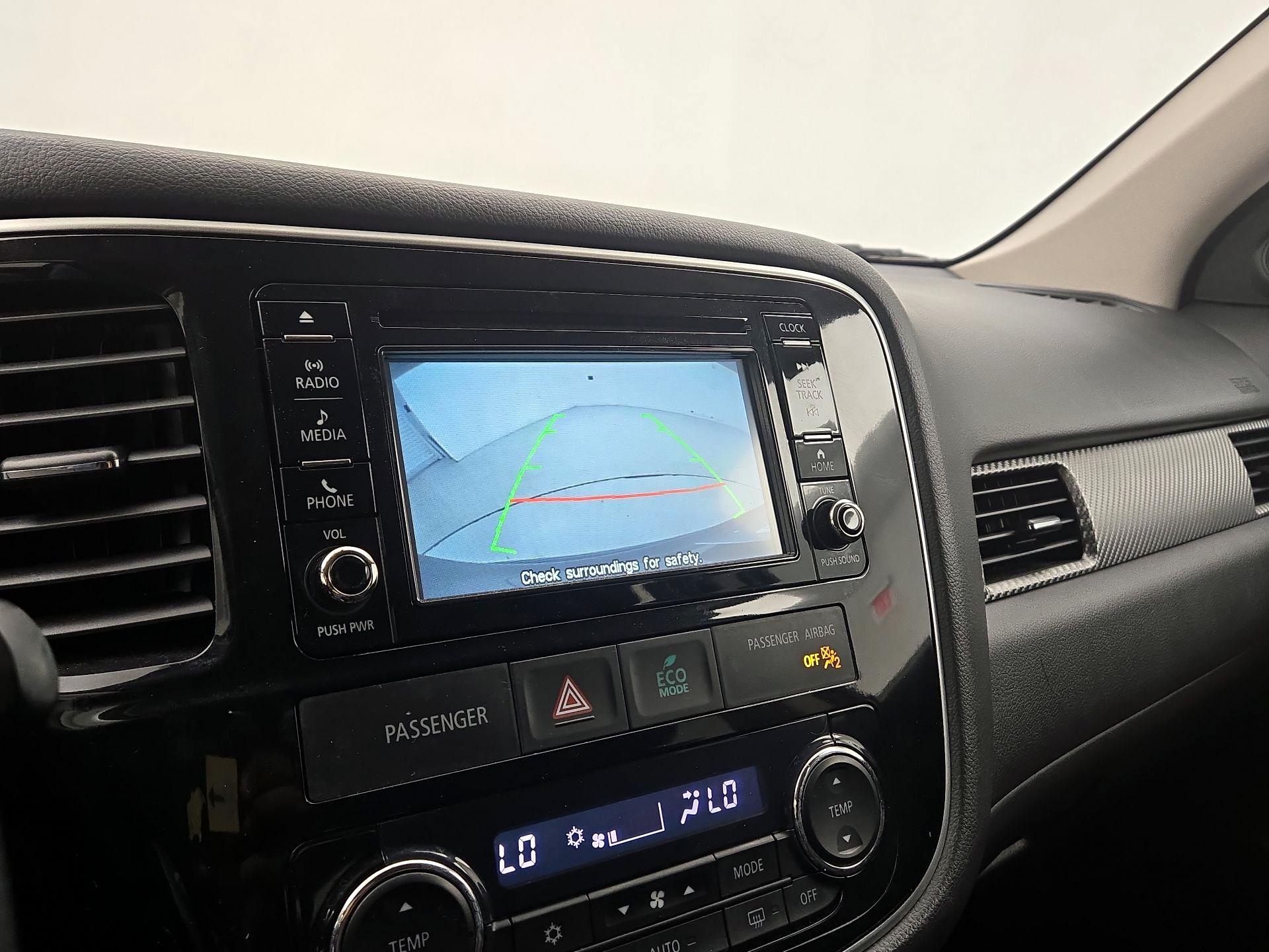 Thumbnail: 2017 Mitsubishi Outlander - 14