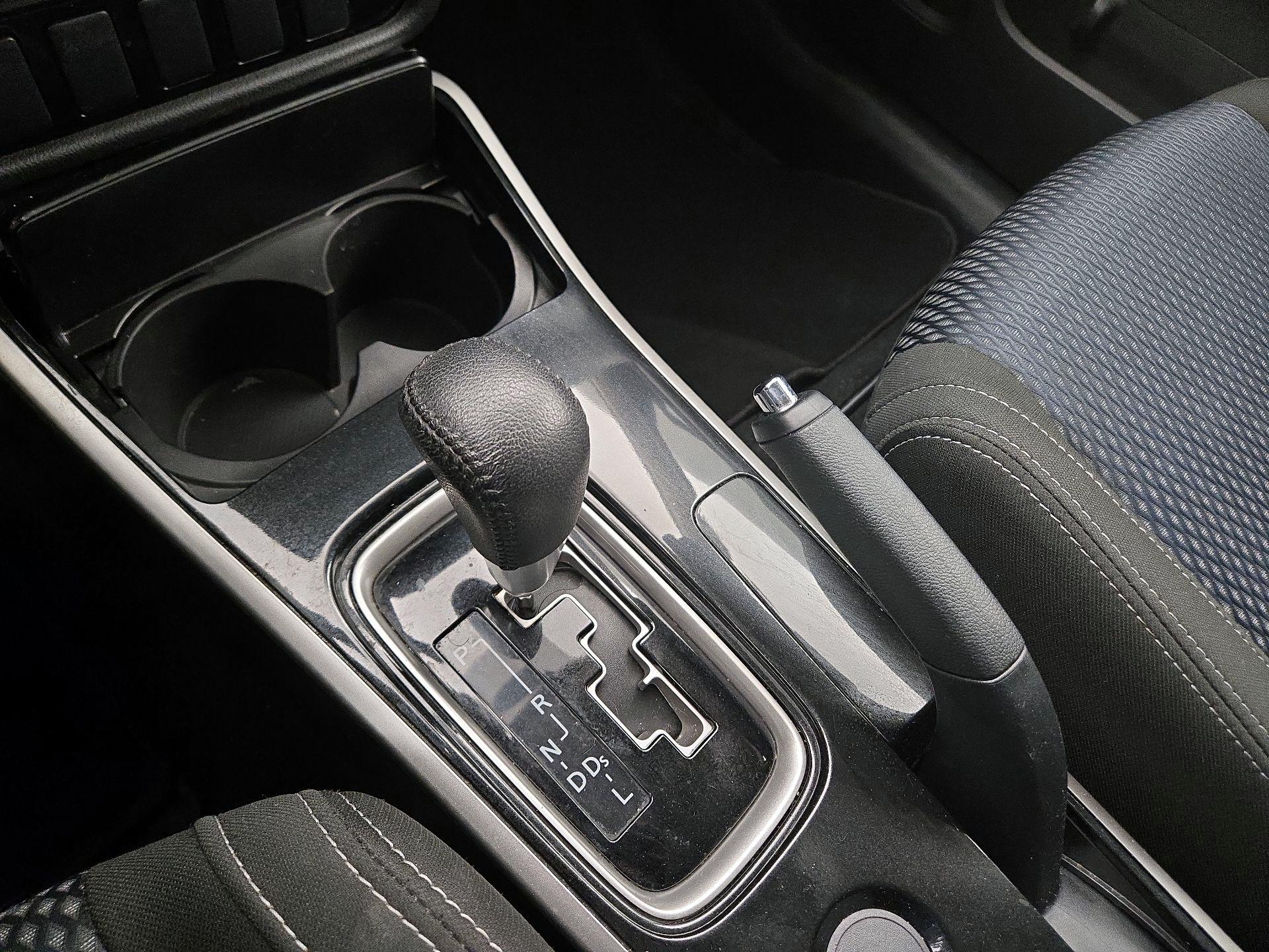 Thumbnail: 2017 Mitsubishi Outlander - 17