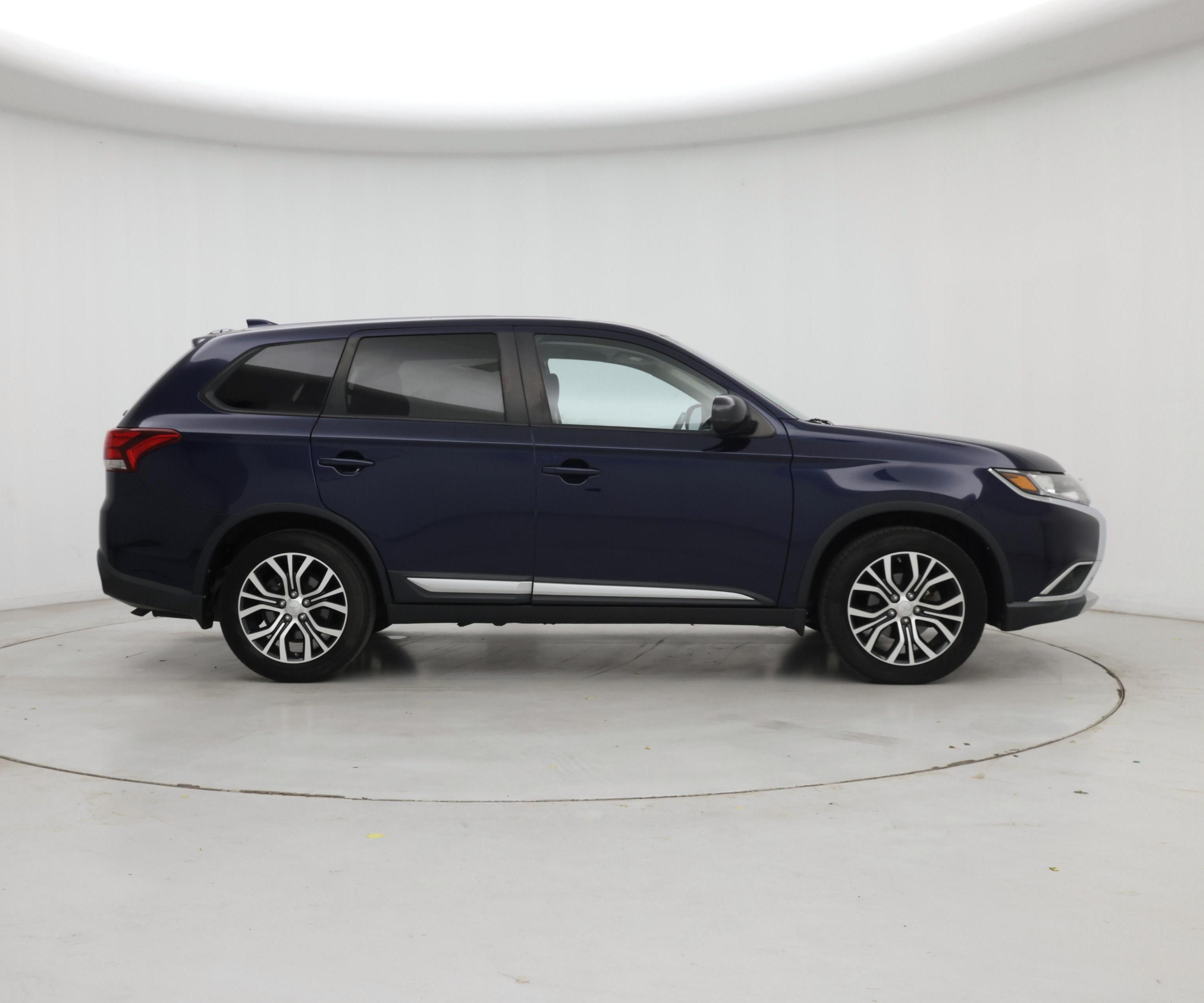 Thumbnail: 2017 Mitsubishi Outlander - 7