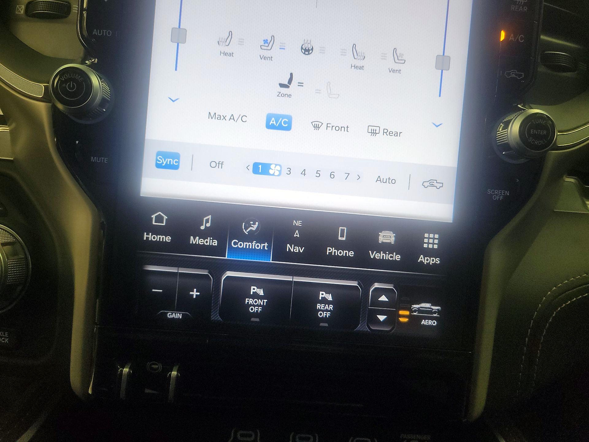 Thumbnail: 2025 RAM 1500 - 17