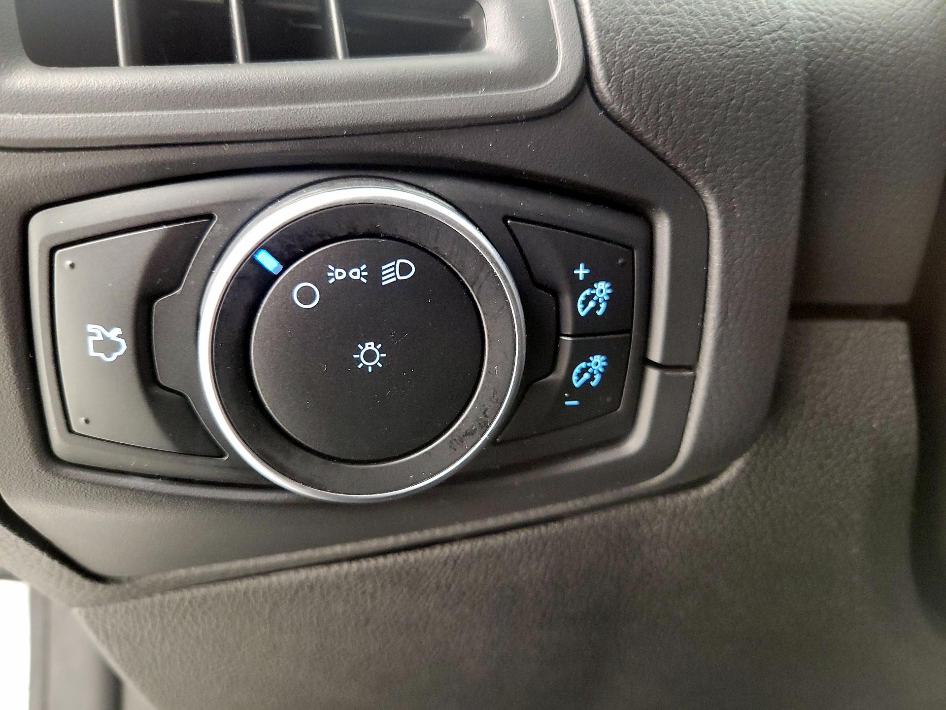 Thumbnail: 2015 Ford Focus - 13