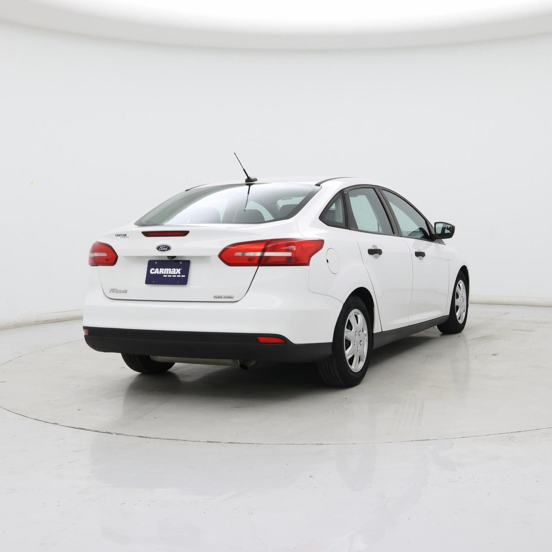 Thumbnail: 2015 Ford Focus - 8