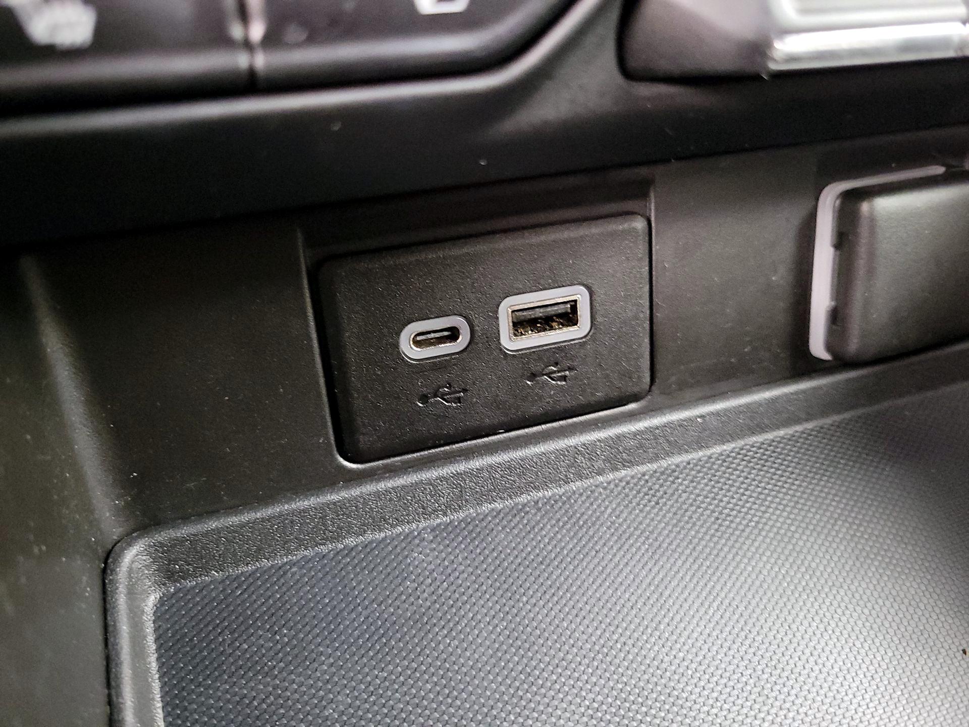 Thumbnail: 2021 Chevrolet Tahoe - 18