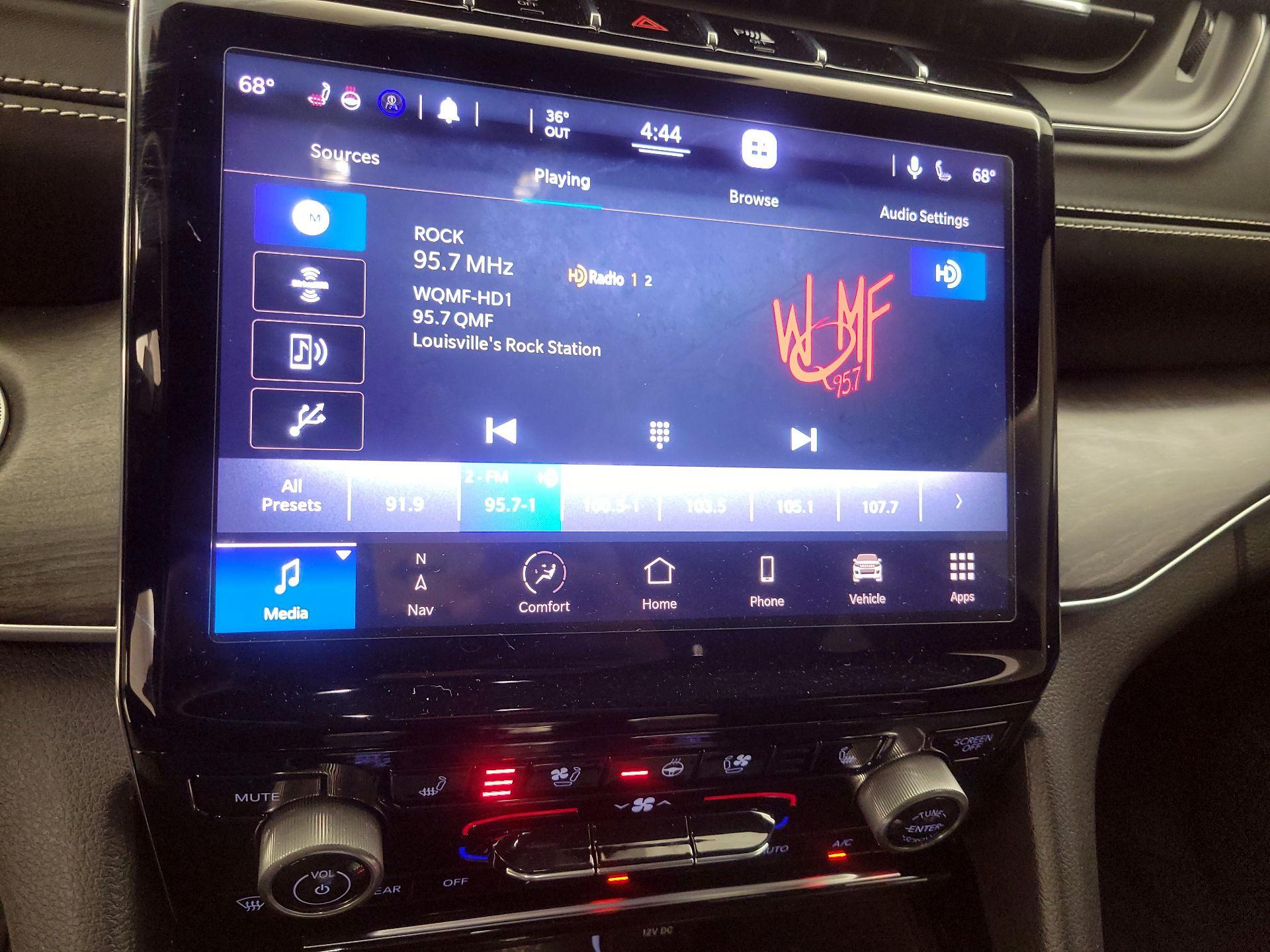 Thumbnail: 2021 Jeep Grand Cherokee L - 16