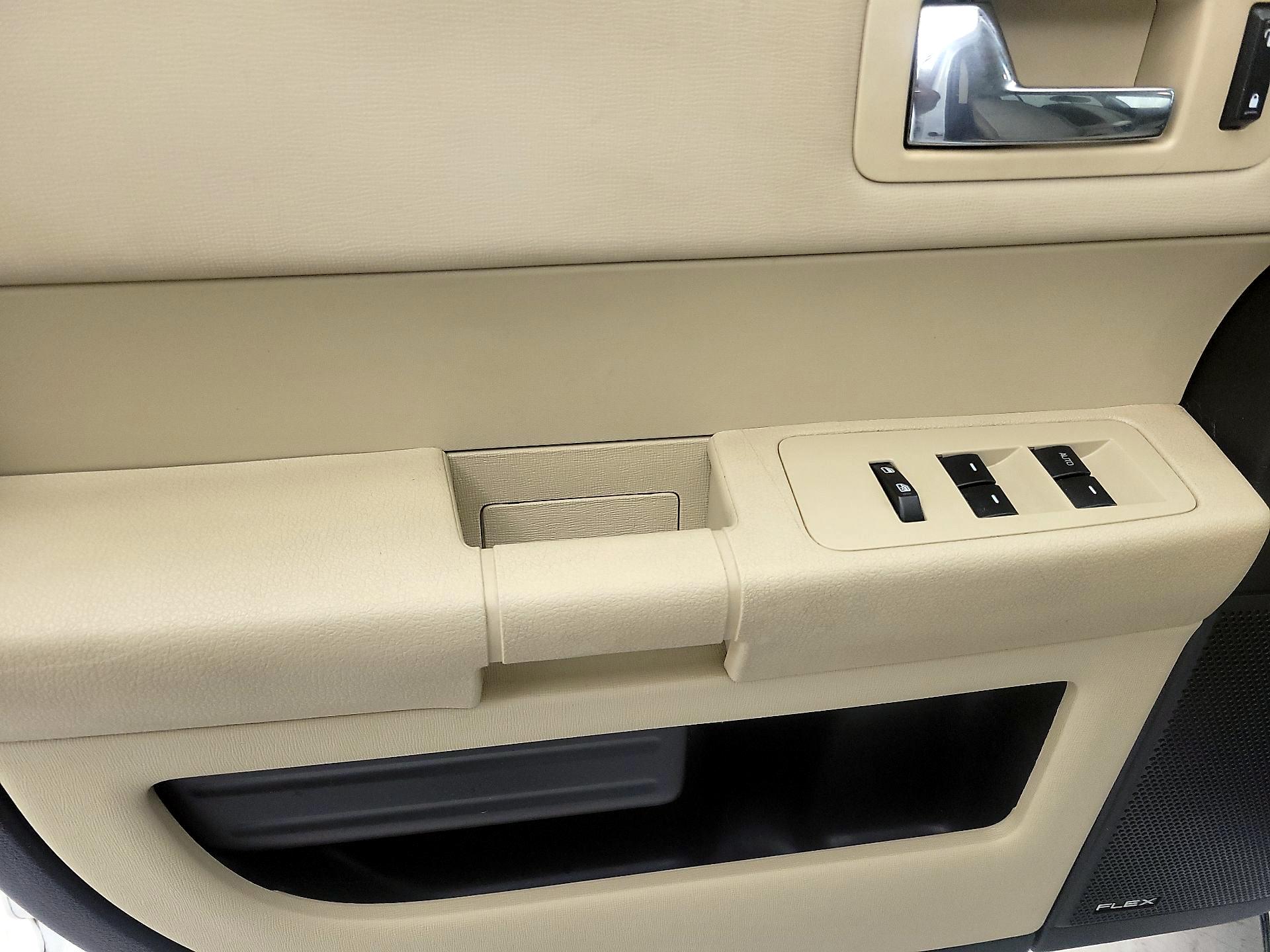 Thumbnail: 2014 Ford Flex - 12