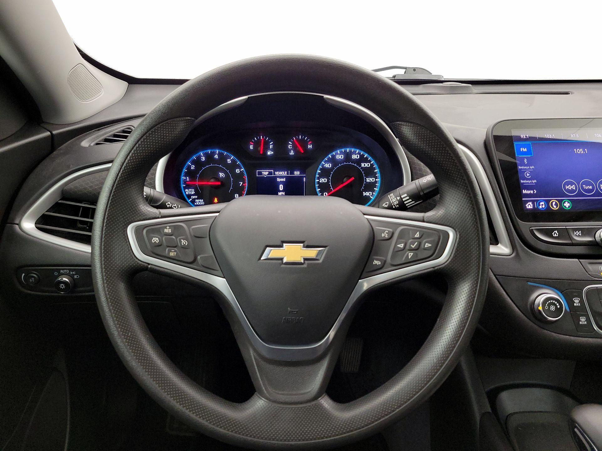 Thumbnail: 2022 Chevrolet Malibu - 10