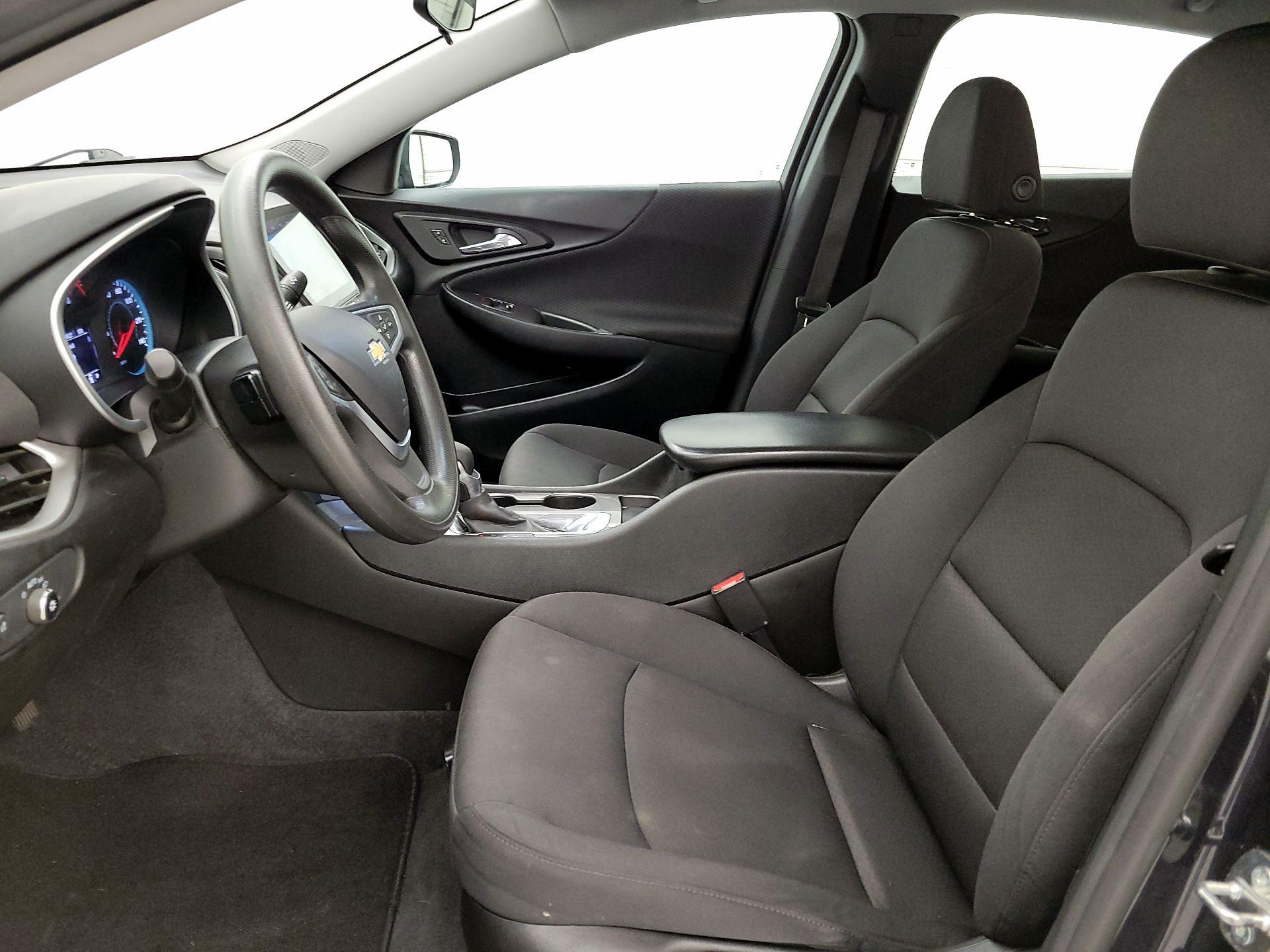 Thumbnail: 2022 Chevrolet Malibu - 11