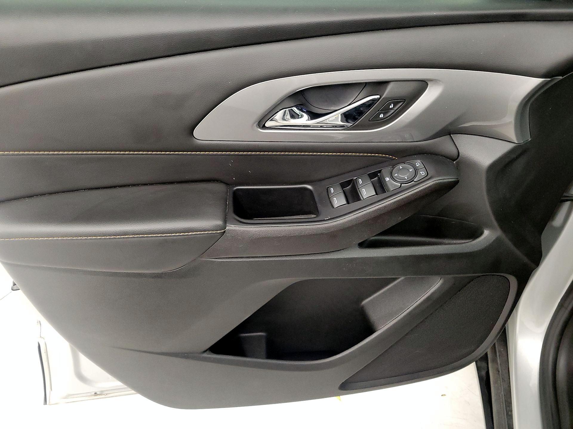 Thumbnail: 2021 Chevrolet Traverse - 12