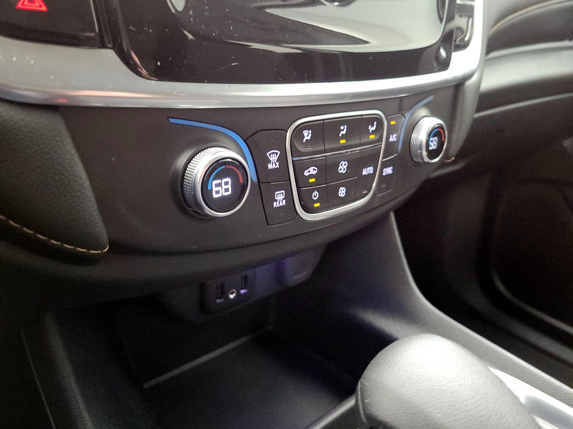 Thumbnail: 2021 Chevrolet Traverse - 16